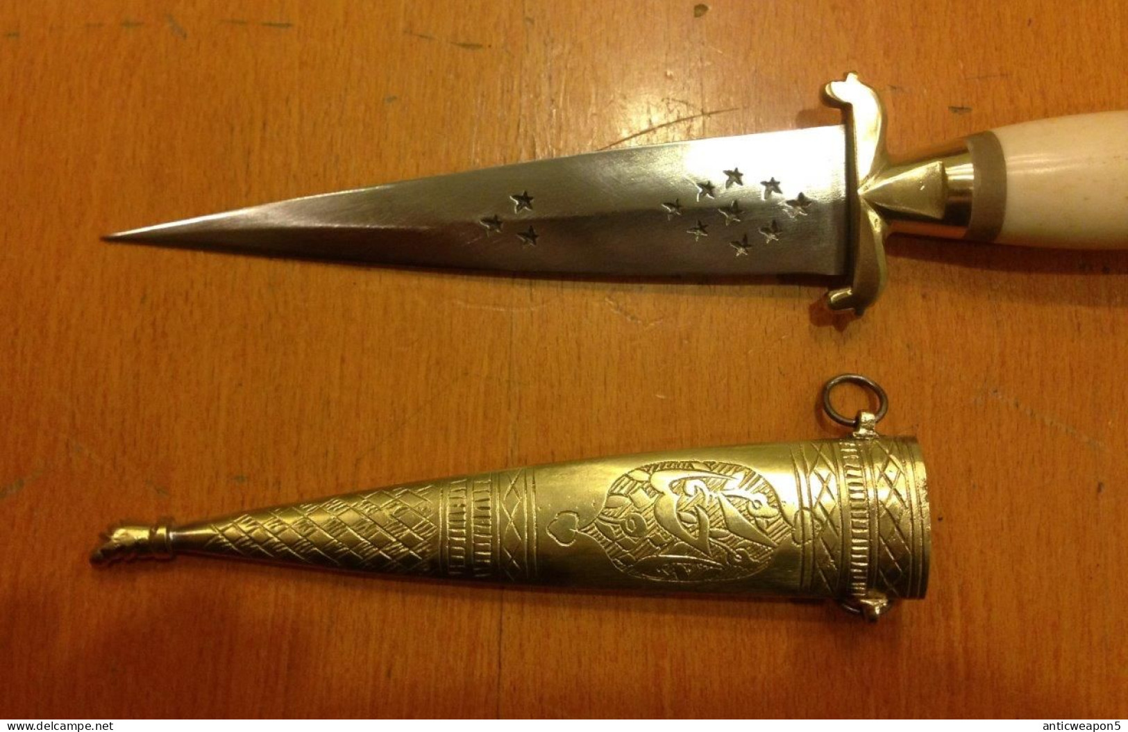 A Beautiful Arabic Knife With A Powerful Blade. (H148) - Armes Blanches