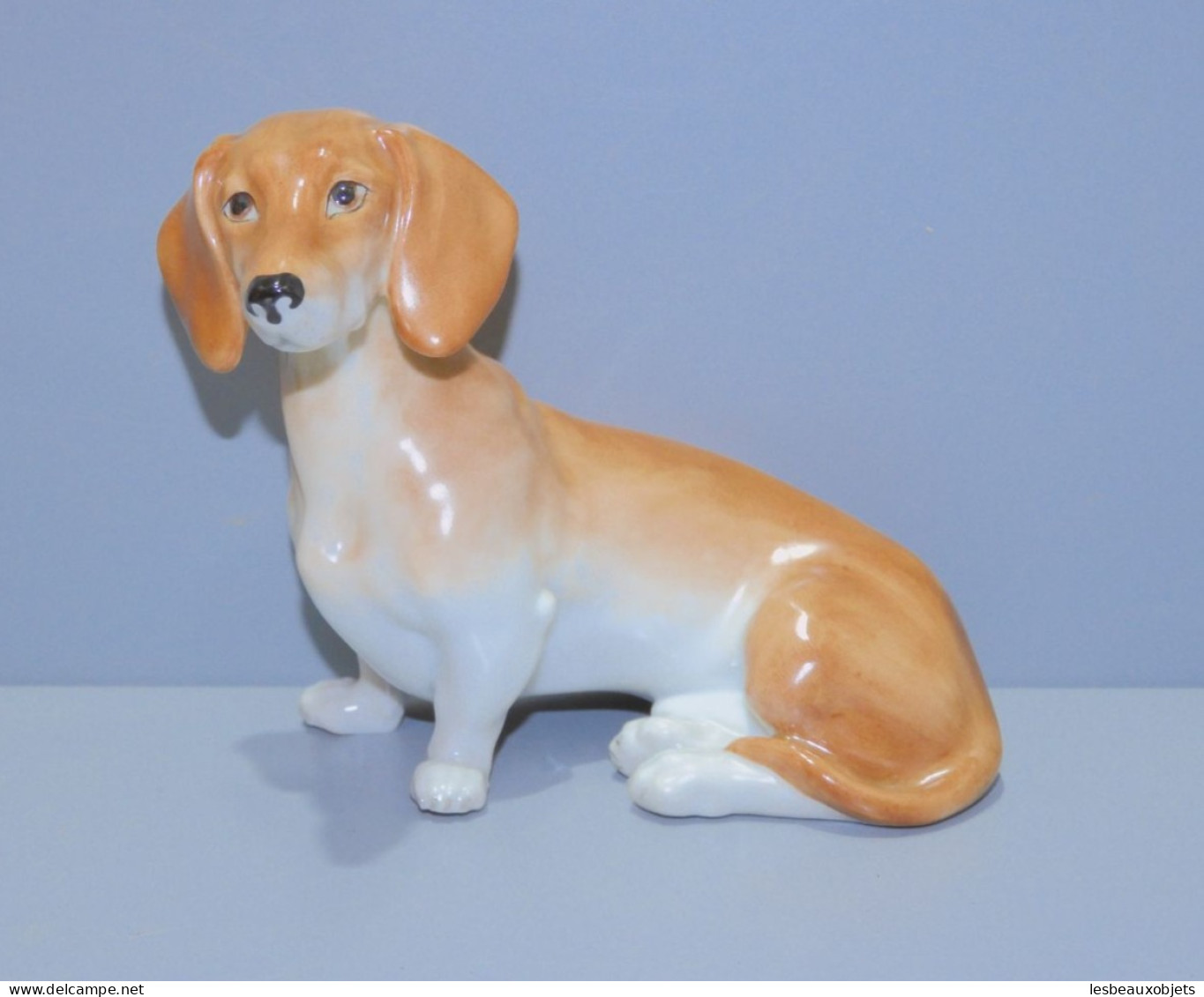 -ANCIENNE STATUETTE CHIEN TECKEL En PORCELAINE AUSTRIA WIEN COLLECTION VITRINE   E - Andere & Zonder Classificatie