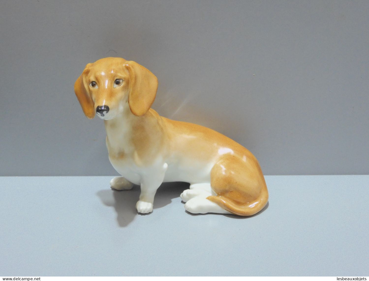 -ANCIENNE STATUETTE CHIEN TECKEL En PORCELAINE AUSTRIA WIEN COLLECTION VITRINE   E - Andere & Zonder Classificatie