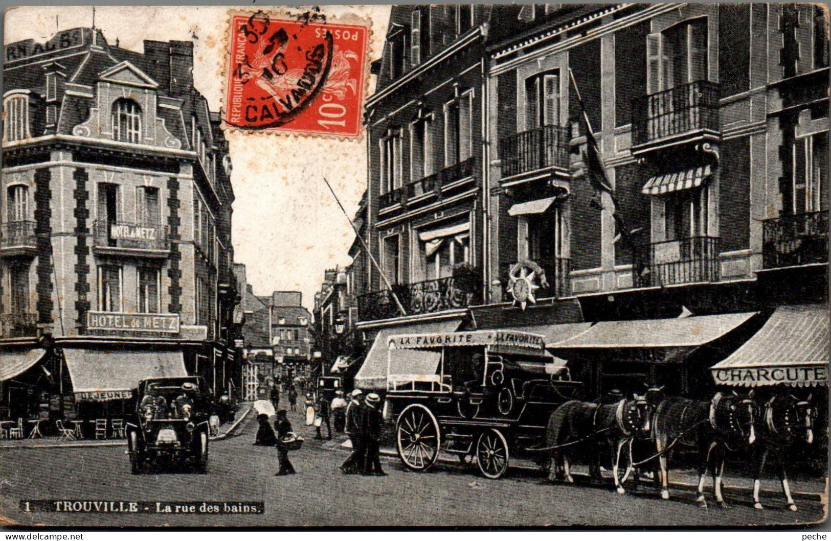 N°117911 -cpa Trouville- -la Rue Des Bains -attelage Omnibus- - Taxis & Cabs