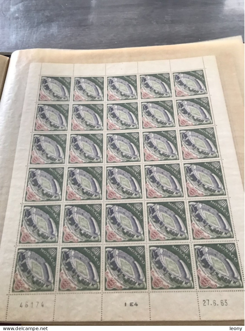 CLASSEUR  de  TIMBRES  de FRANCE  & MONACO - NEUFS