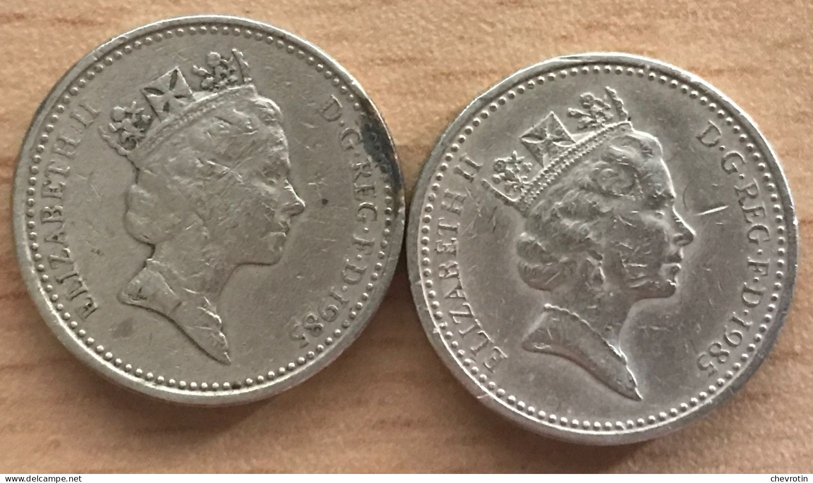 Grande Bretagne : 1985 1 Pound Elizabeth II. PLEIDIOL WYF I'M CWLAD Sur Tranche Une à L'endroit L'autre à L'envers. RARE - Sammlungen