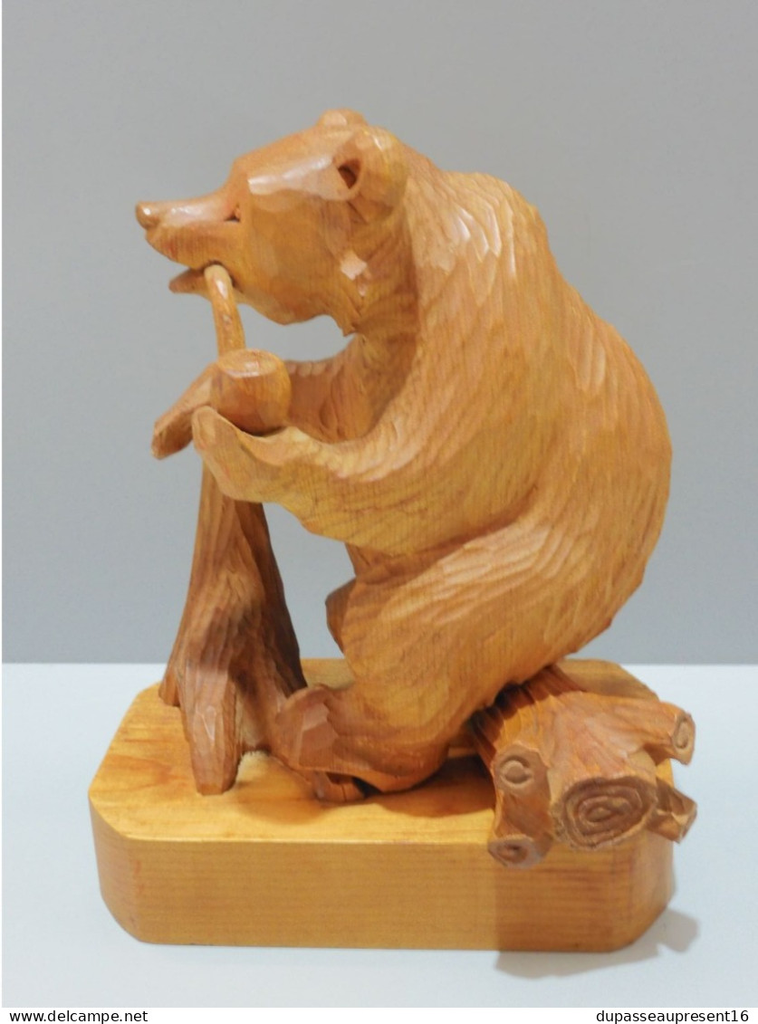 -SUJET STATUETTE AMUSANT OURS FUMANT LA PIPE BOIS Sculpté Objet VITRINE   E - Holz