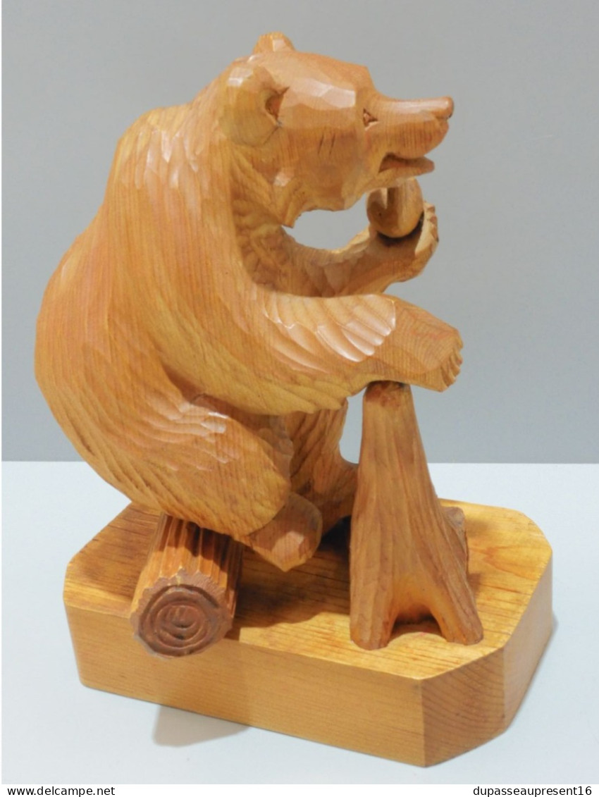 -SUJET STATUETTE AMUSANT OURS FUMANT LA PIPE BOIS Sculpté Objet VITRINE   E