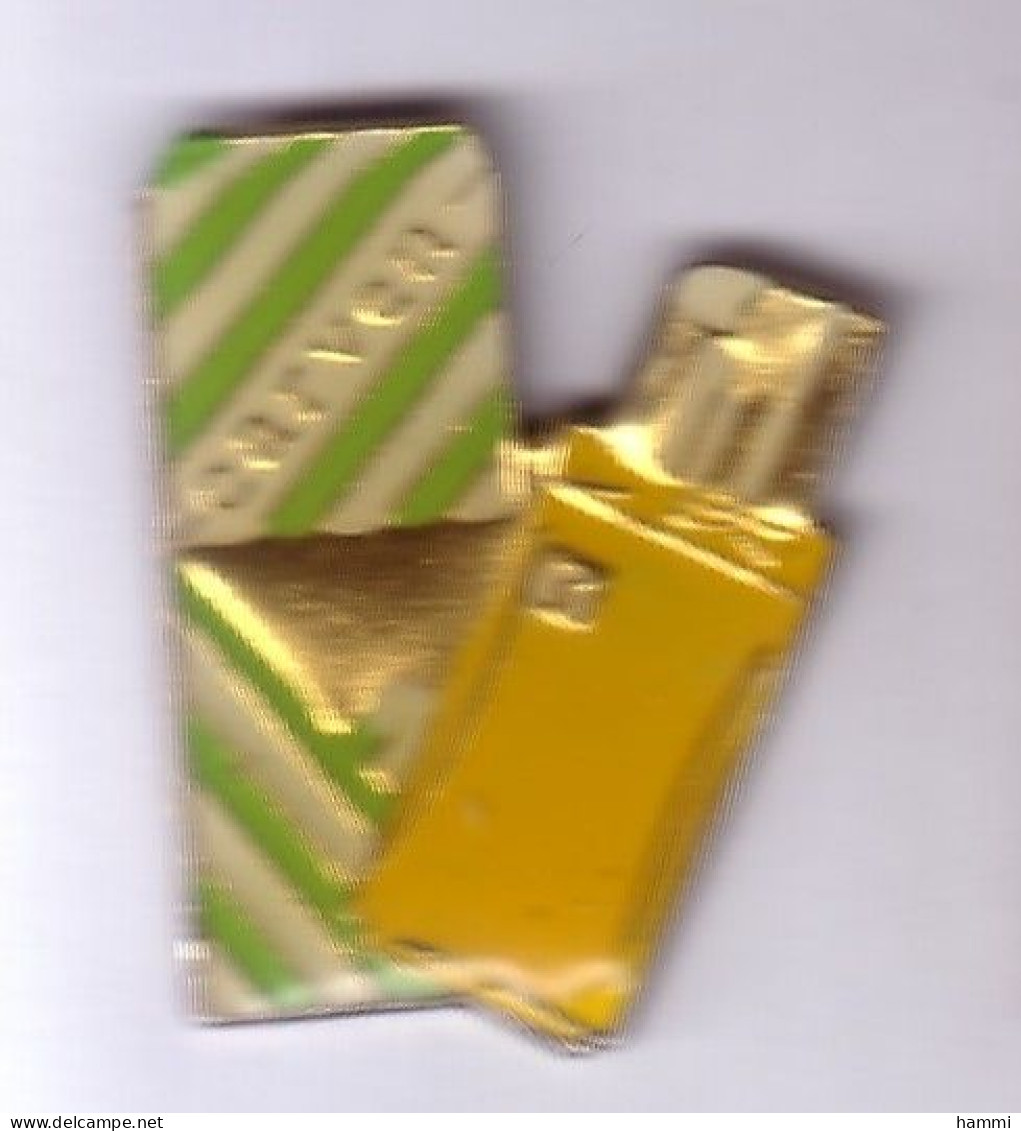 GP193 Pin's Parfum Perfume CARVEN FLACON  Achat Immédiat - Parfums