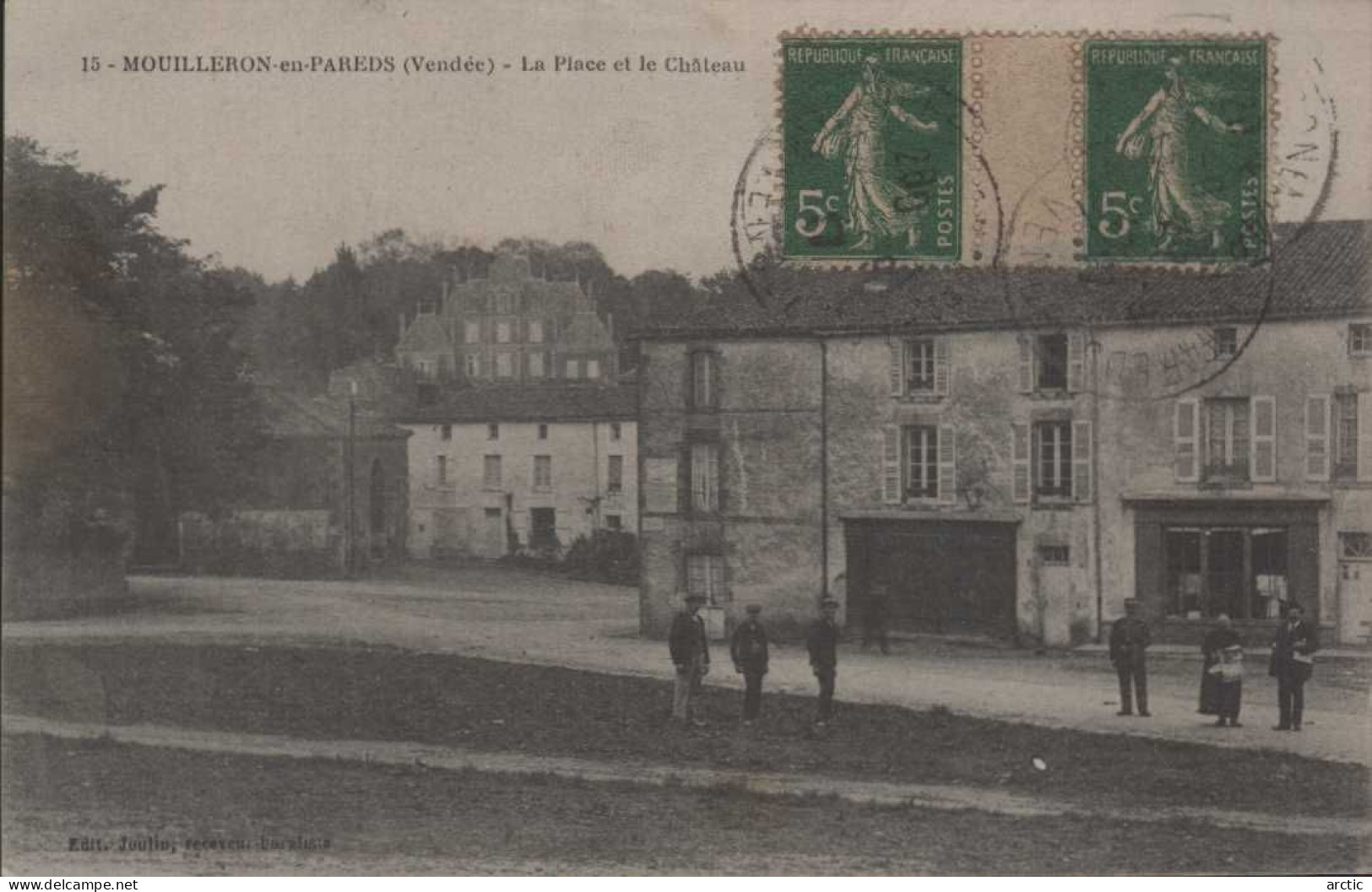 MOUILLERON En PAREDS  La Place  Et Le Château - Mouilleron En Pareds