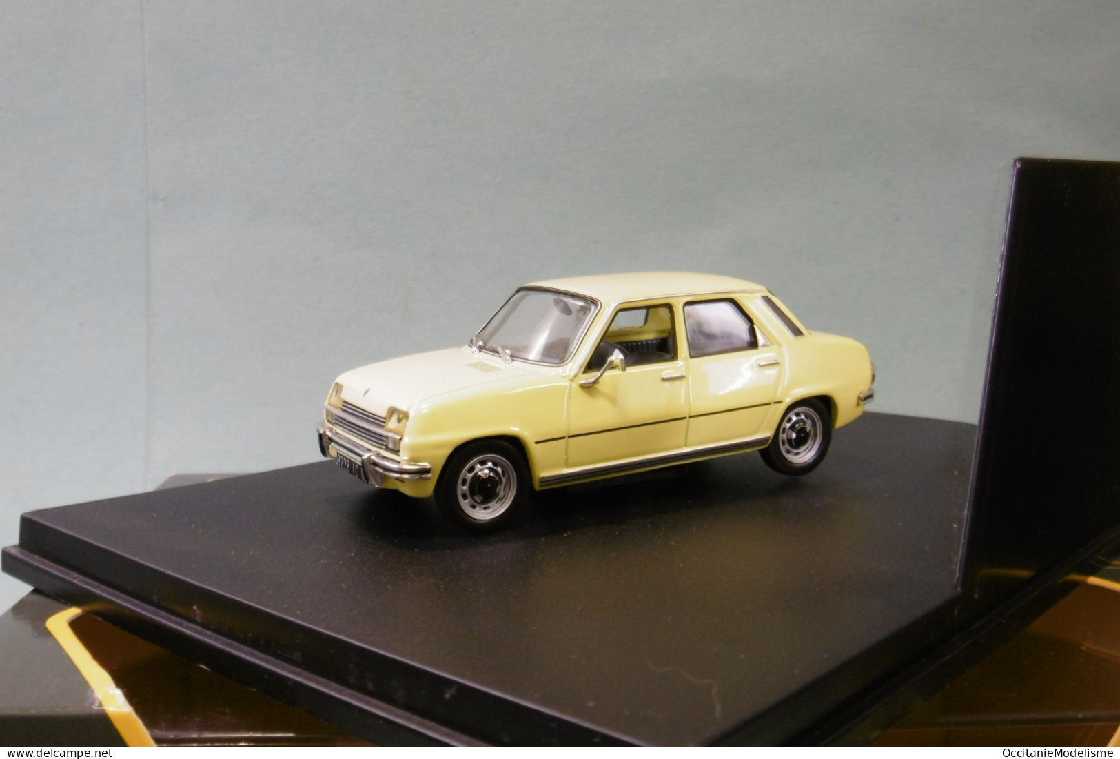 Ixo - RENAULT 7 R7 SIETE 1974 Jaune Réf. 77 11 420 110 BO 1/43 - Norev