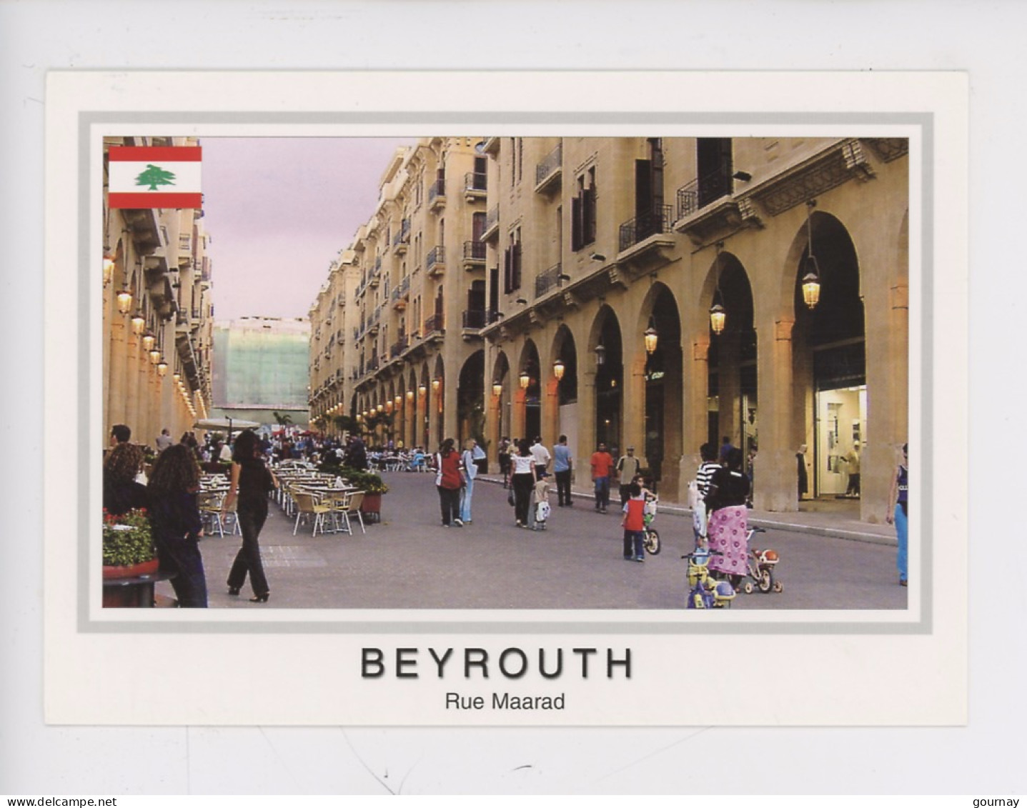 Liban  - Beyrouth - Rue Maarad La Nuit (blason Drapeau) - Liban