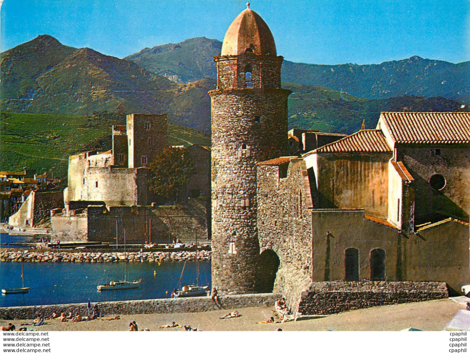 '"CPM La Cote Vermeille Collioure Ville Catalane L''Eglise ND Des Anges Le Chateau Royal"' - Presentation Packs