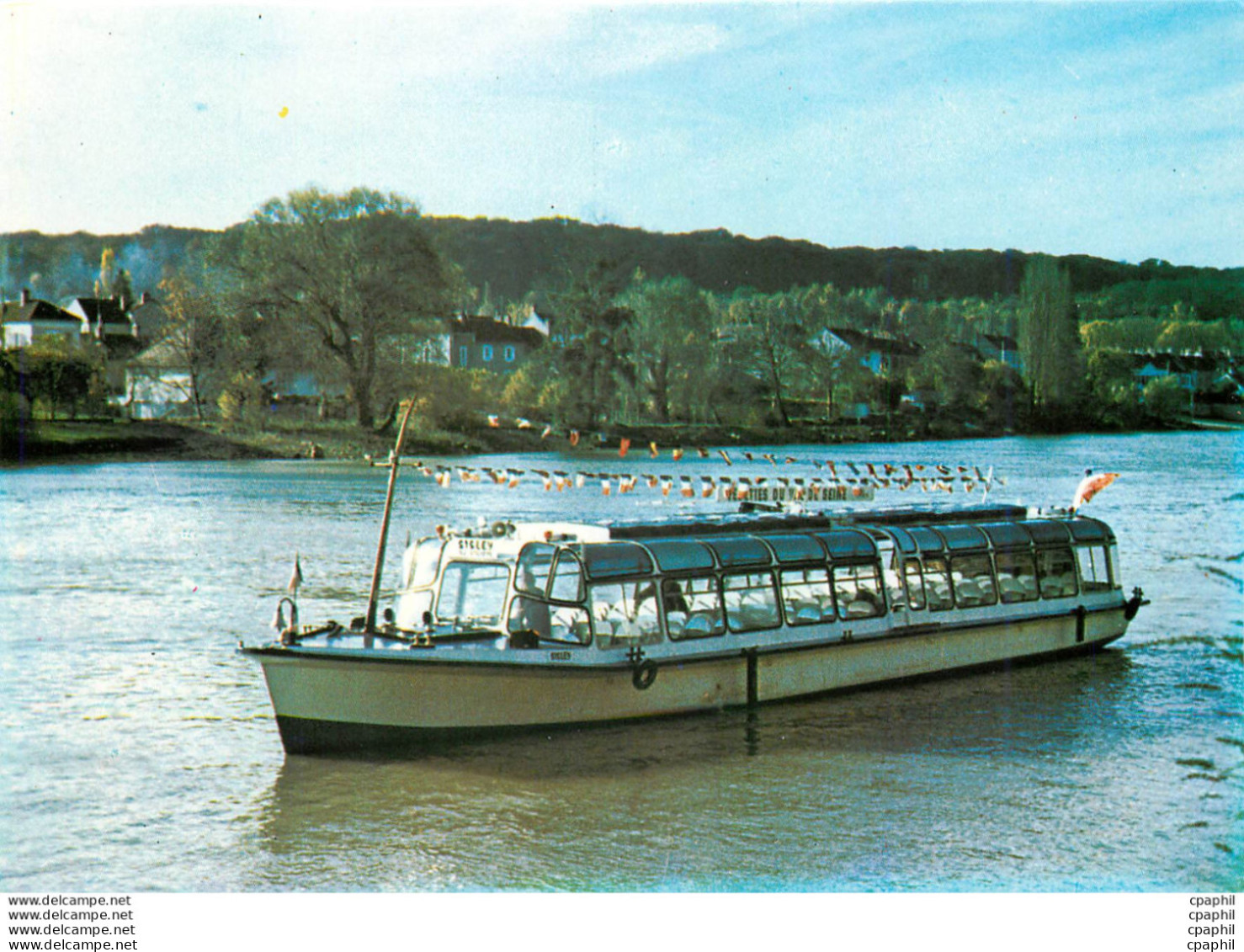 '"CPM Croisieres Touristiques Sur La Seine Et L''Yonne Vedettes Du Val De Seine Quai Du Loing"' - Saint Mammes