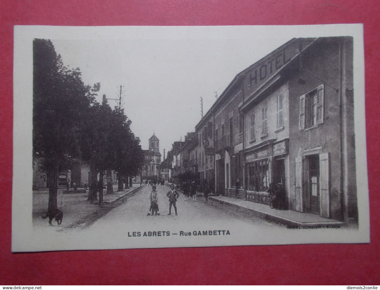 Carte Postale - LES ABRETS (38) - Rue Gambetta (5049) - Les Abrets