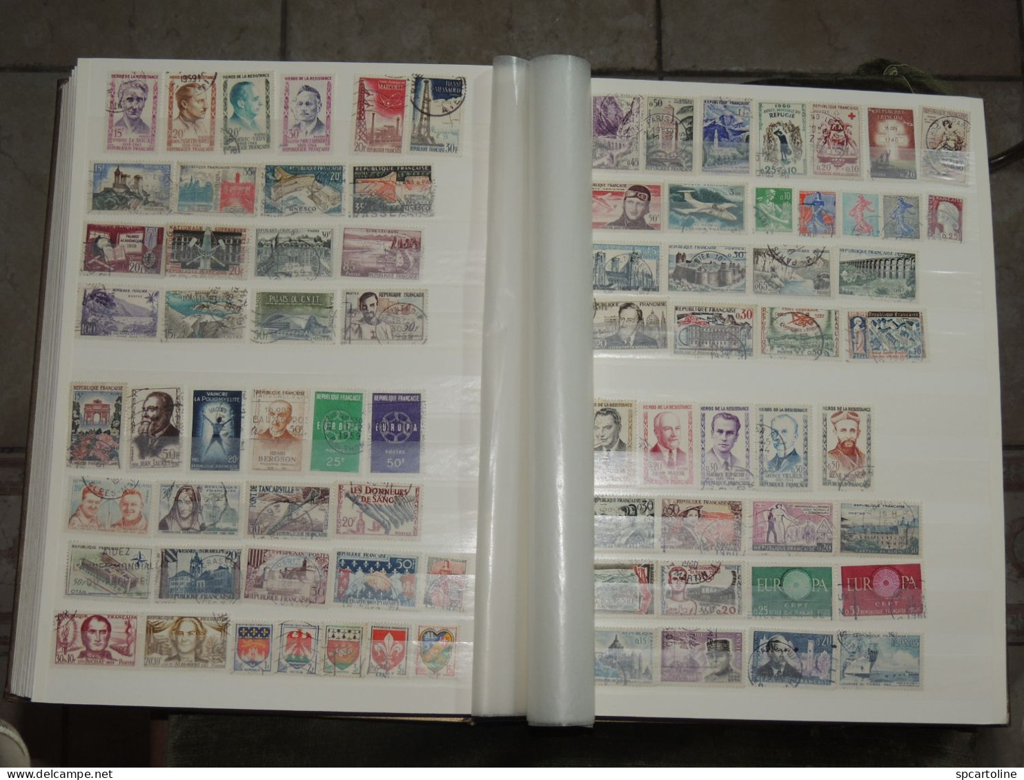 Collezione incompleta Francia area franco 1221 francobolli diversi usati album Leuchttrum 40 p. seminuovo