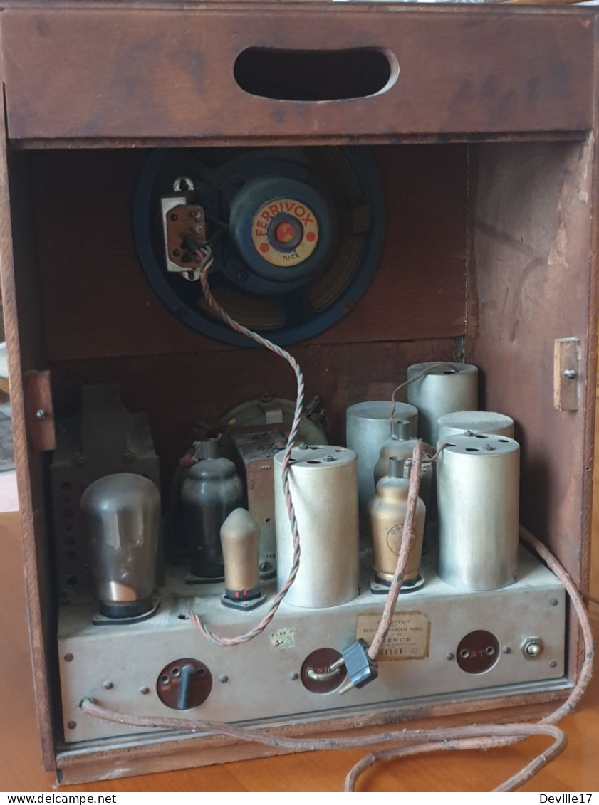 ANCIEN POSTE RADIO TSF A LAMPES - MANUFRANCE (MF) - ART DECO - ANNEE 35 OU 36 SELON LE MODELE MF6 OU BA35 - Empfänger