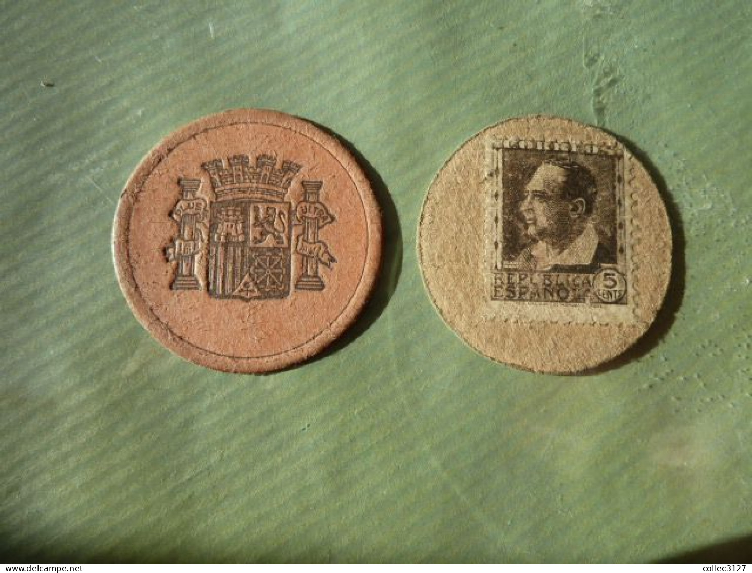 Espagne - Guerre Civile - Guerra Civil - Lot De 2 Monnaies De Nécessité : Timbre Sur Carton -  Monedas De Necesidad