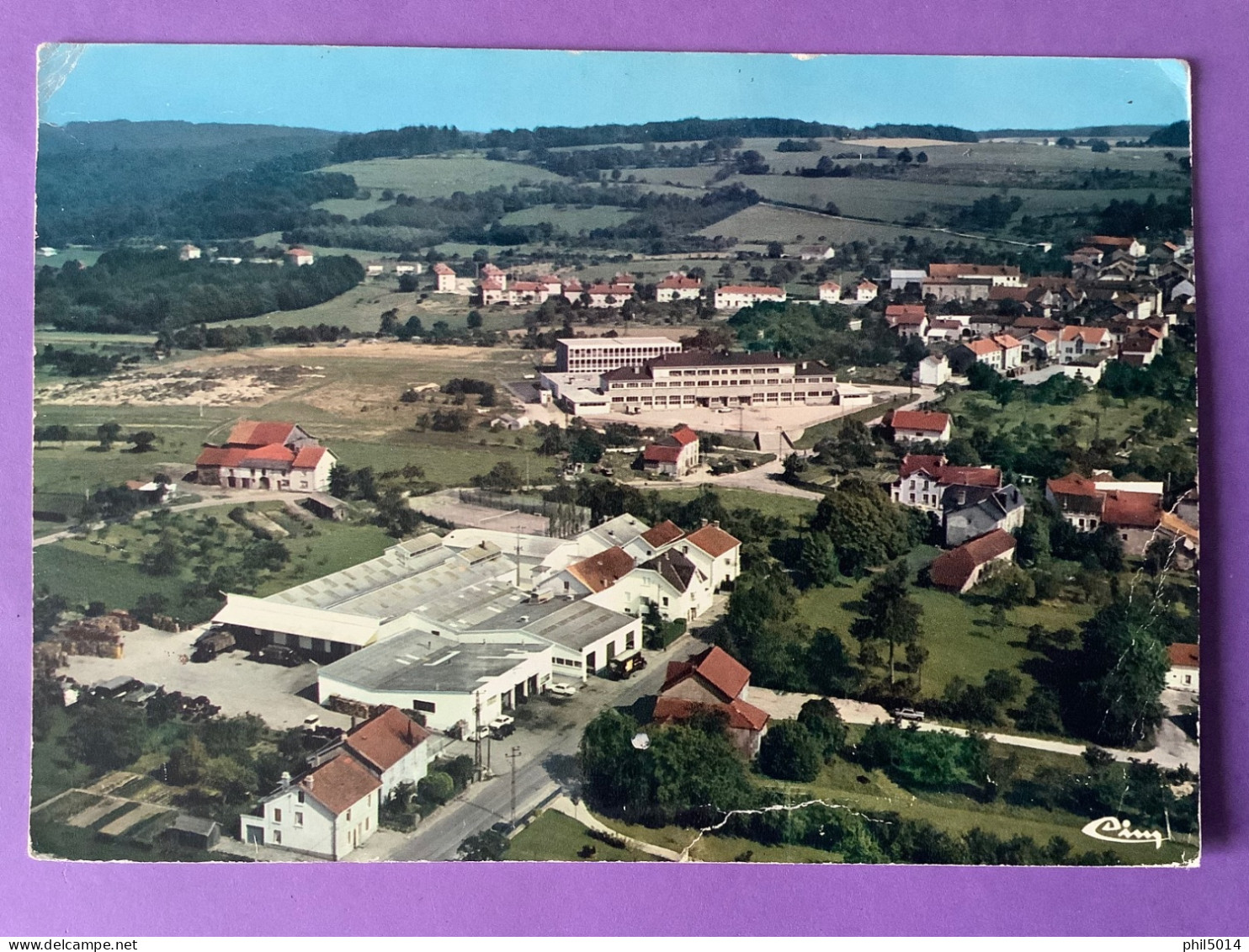 88    CPSM   XERTIGNY  Vue Aérienne     Ecole Primaire Et C.E.G.       Bon état (traces D’usage) - Xertigny