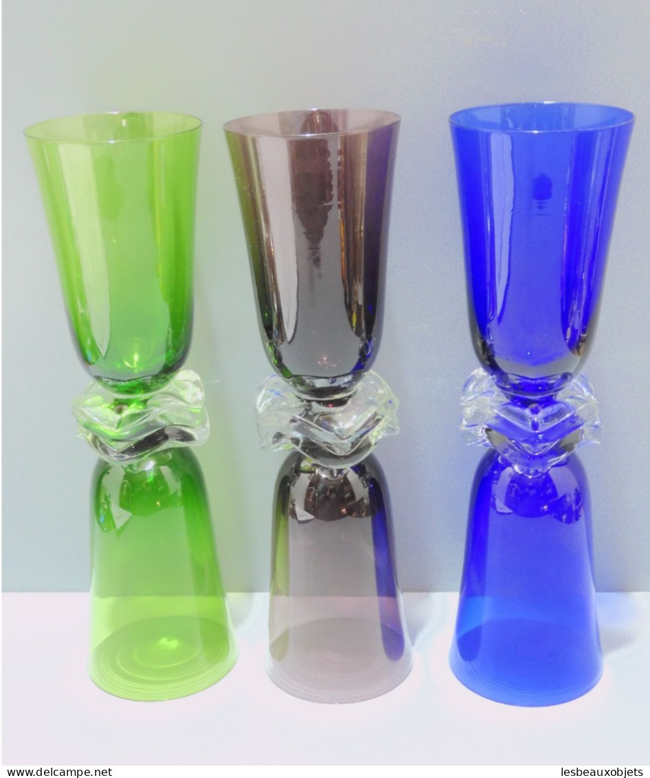 -6 GRANDS VERRES 3 COULEURS DIFFERENTES BLEU MAUVE VERT VERRE Pieds Volantés   E