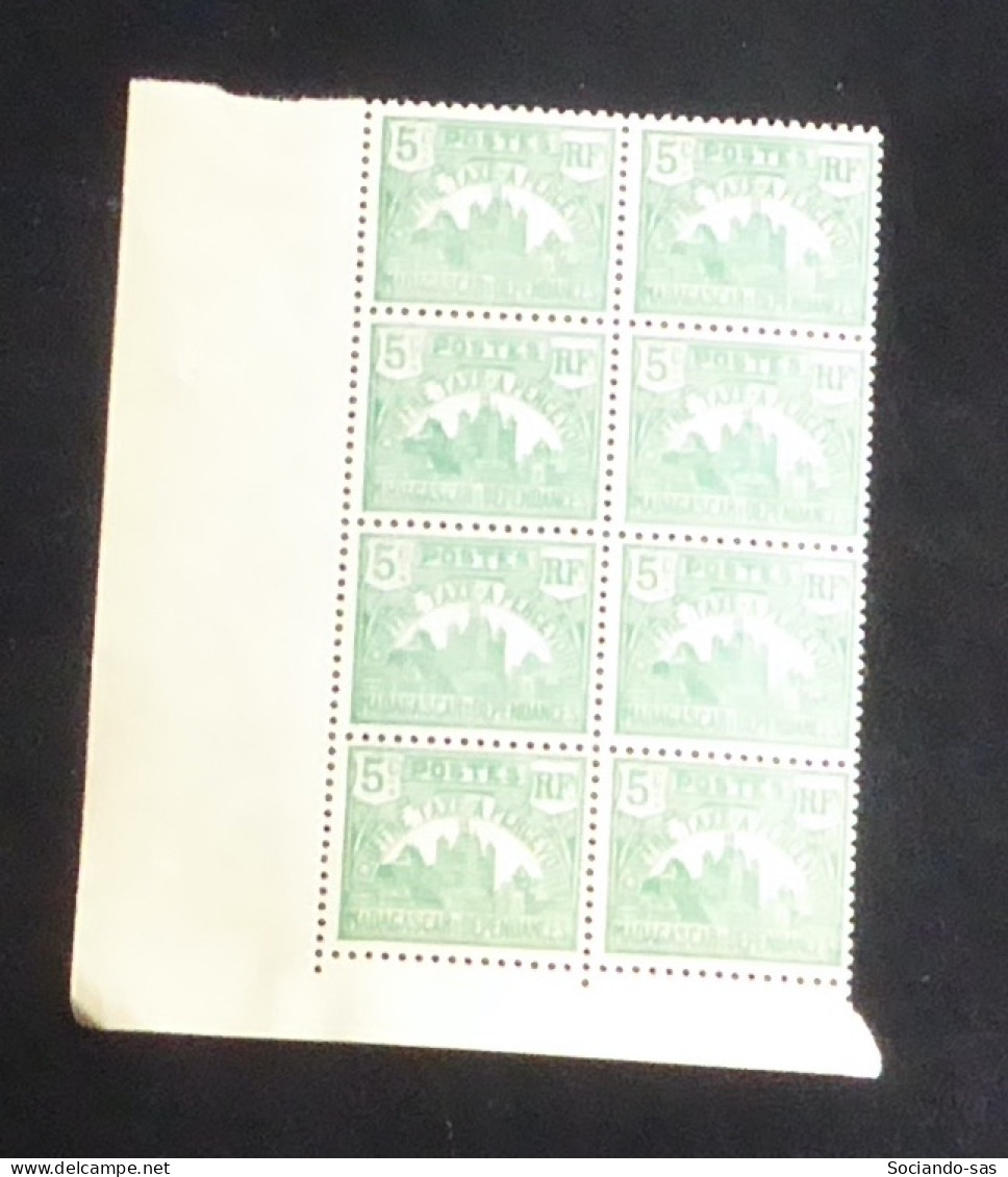 MADAGASCAR - 1908-24 - Taxe TT N°YT. 10 - 5c Vert - Bloc De 8 Bord De Feuille - Neuf GC** / MNH - Strafport