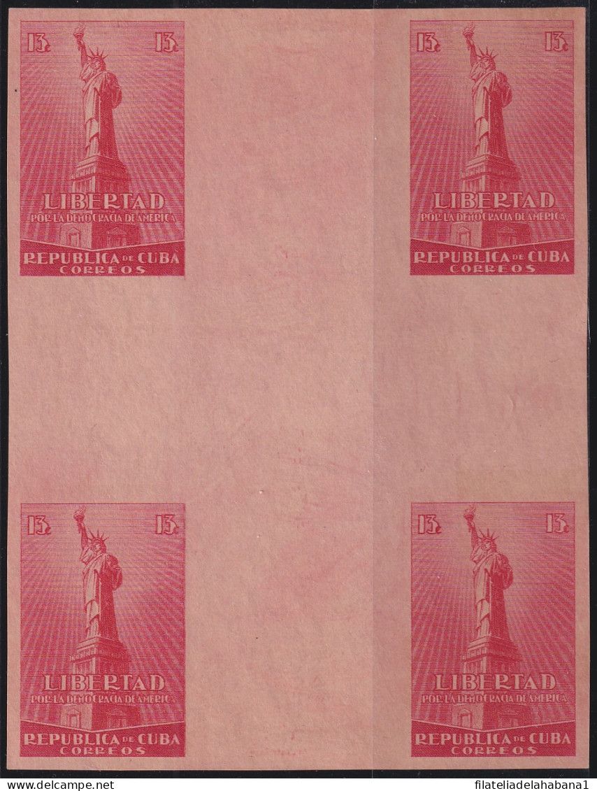 1942-452 CUBA 1942 13c DEMOCRATIA IMPERFORATED CENTE OF SHEET LIBERTY SCULTURE.  - Unused Stamps