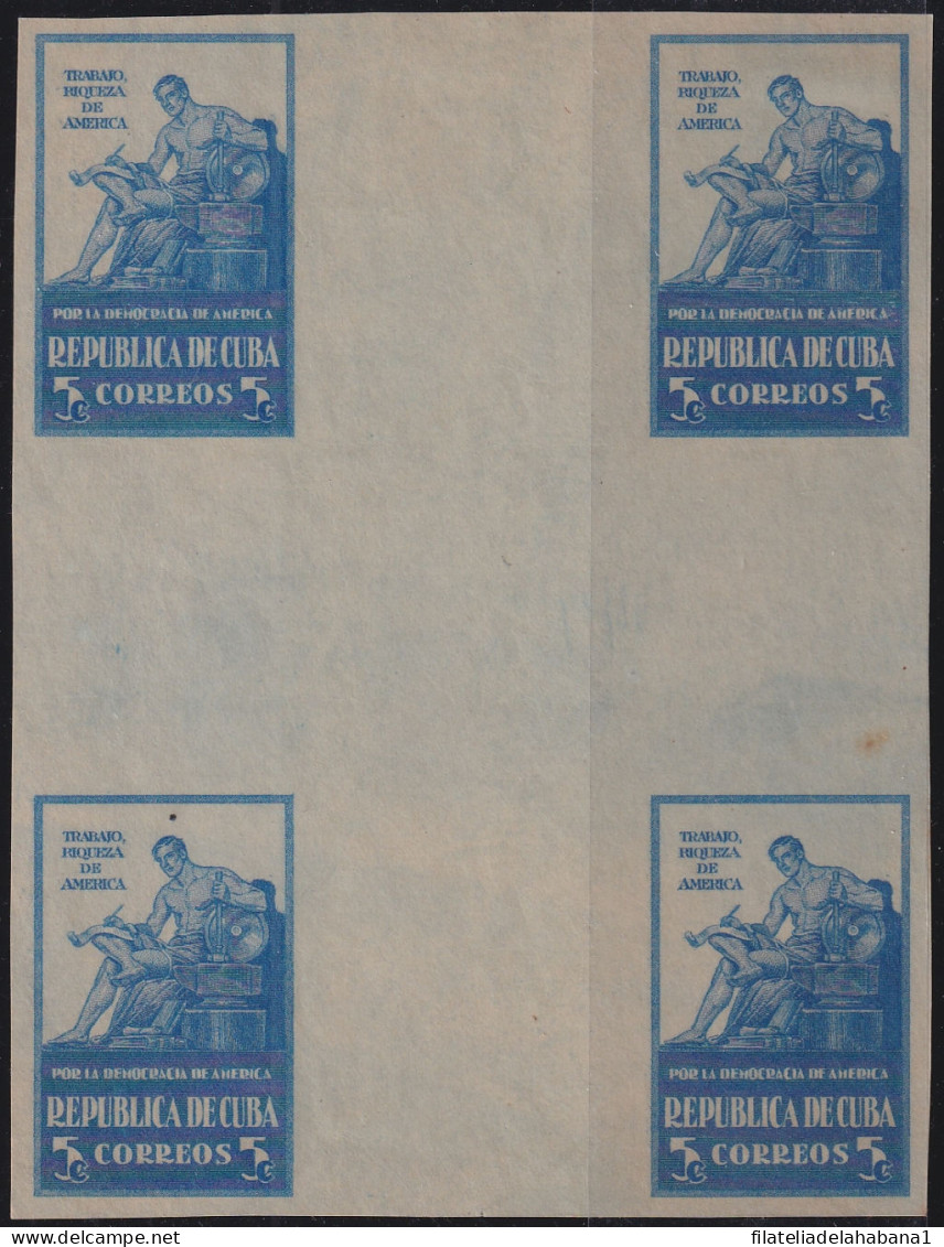 1942-454 CUBA 1942 5c DEMOCRATIA IMPERFORATED CENTER OF SHEET LABOR ALEGORY.  - Ongebruikt