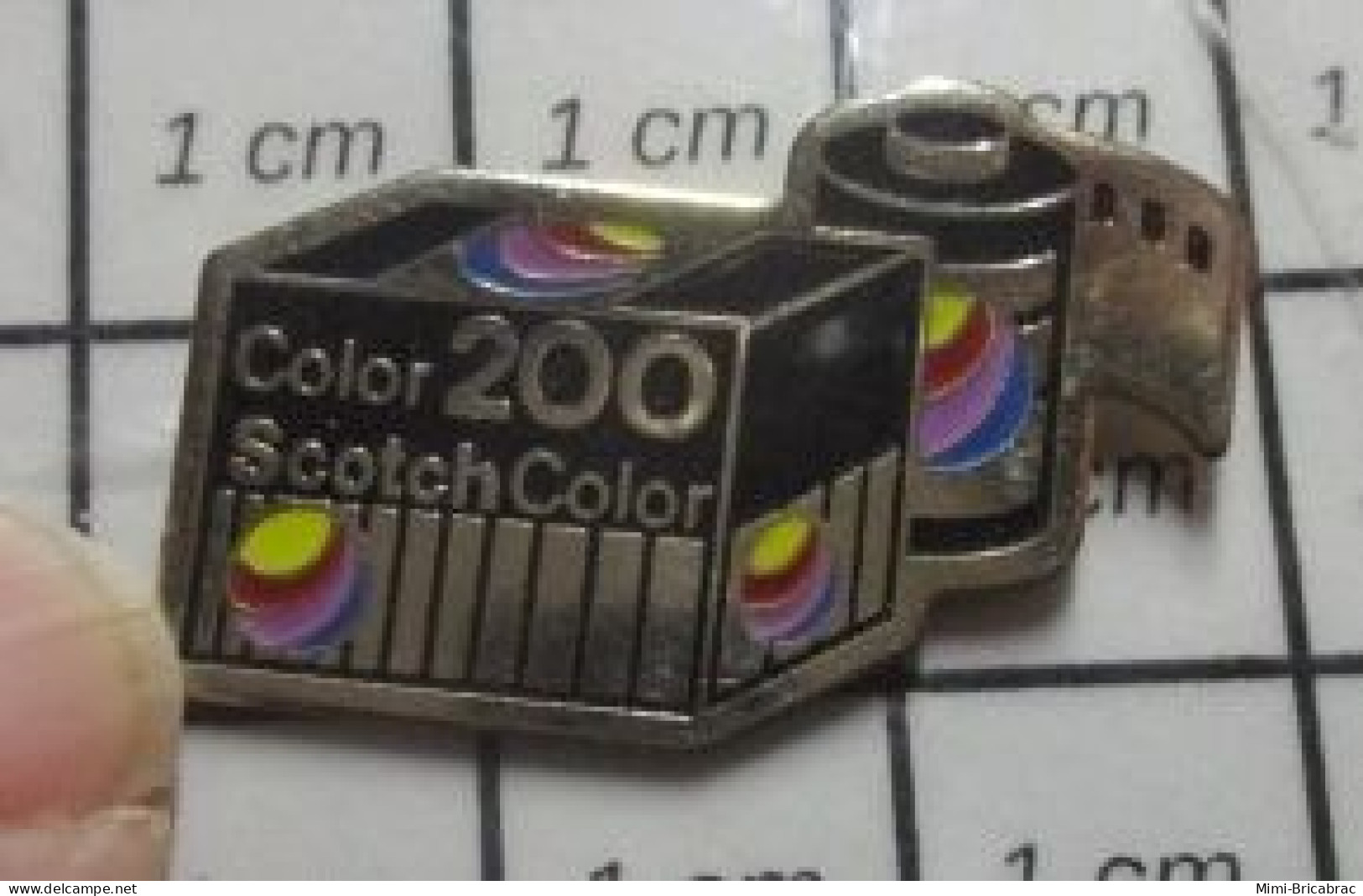 615A Pin's Pins / Beau Et Rare / PHOTOGRAPHIQUE / PELLICULE ARGENTIQUE SCOTCH COLOR 200 - Photography