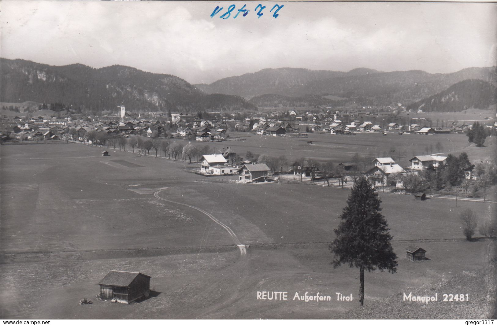 E3203) REUTTE - Außerfern - Tirol - Häuser Ansichten U. Wiese Mit Kleinem Weg - ALT !! - Reutte