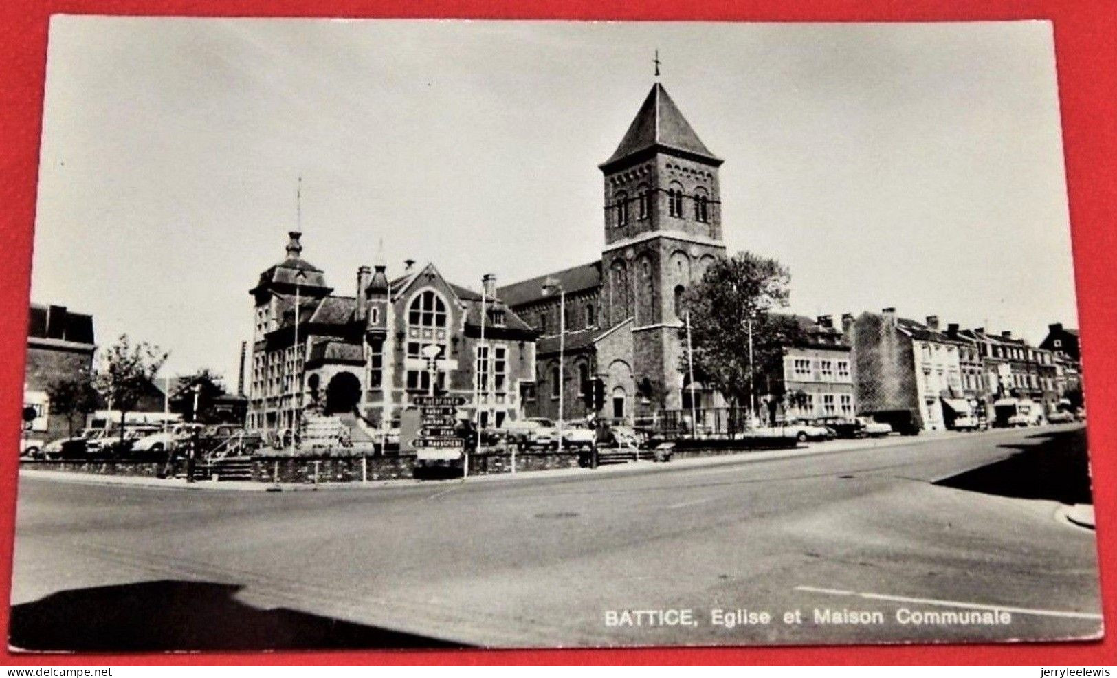 BATTICE  -   Eglise Et Maison Communale   - - Herve