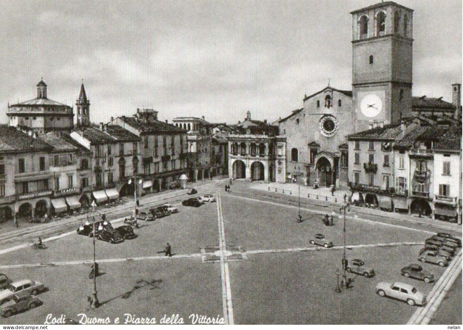 LODI - DUOMO E PIAZZA DELLA VITTORIA - F.G. - N.V. - Lodi