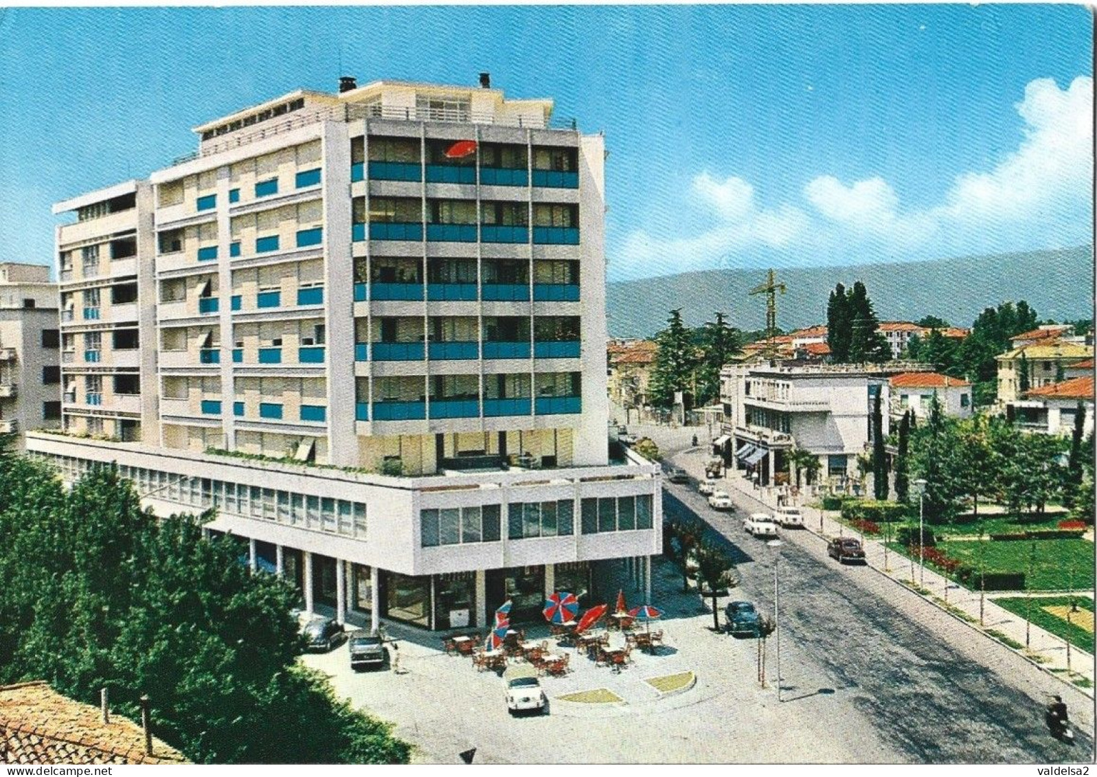 PORDENONE - PALAZZO DELLA REX - BAR CON OMBRELLONI - 1968 - Pordenone