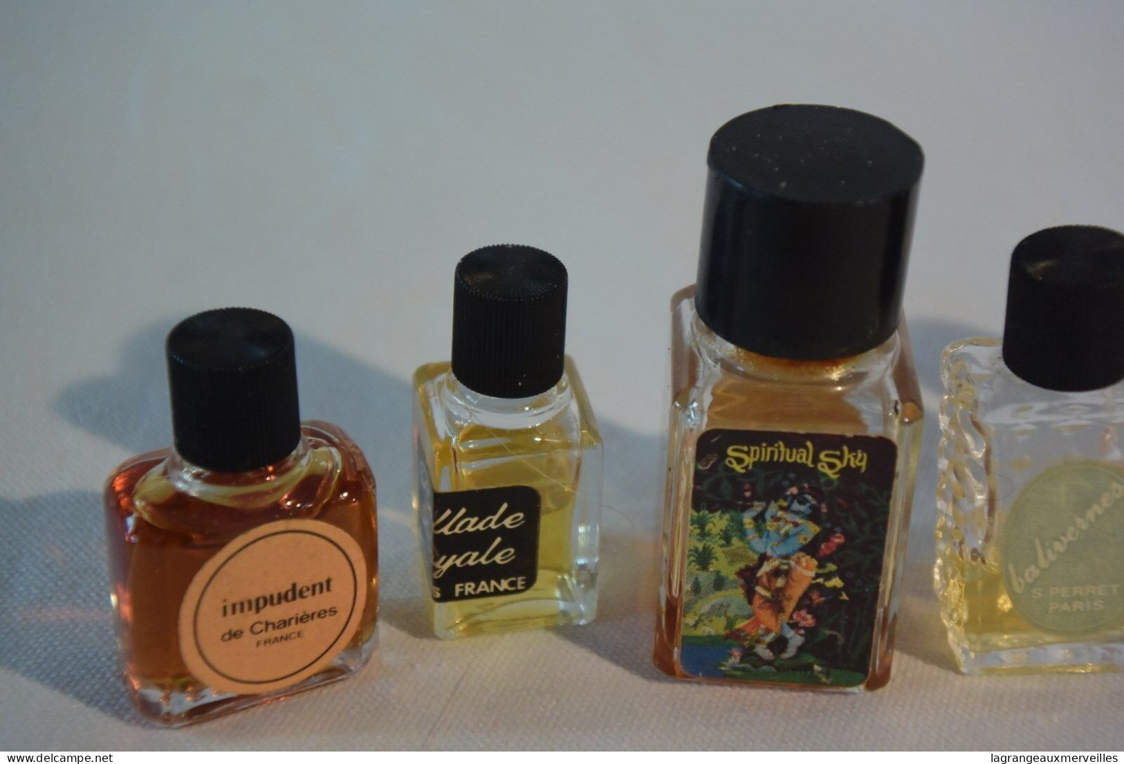 C21 Ensemble De 12 Parfums D'échantillons Collector - Echantillons (tubes Sur Carte)