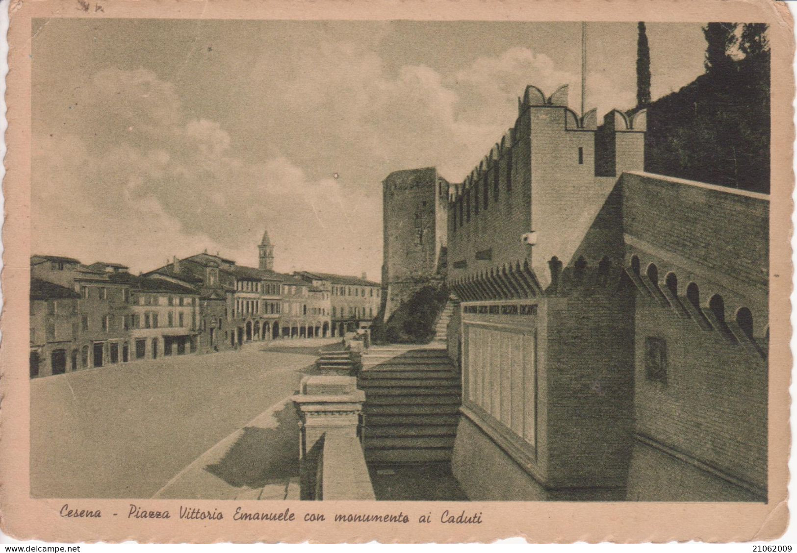 CESENA - PIAZZA VITTORIO EMANUELE CON MONUMENTO AI CADUTI - VIAGGIATA - Cesena