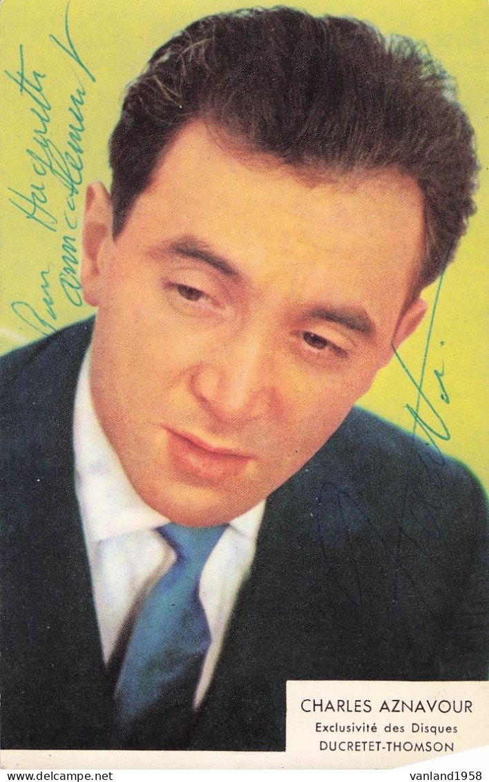 CHARLES AZNAVOUR-autographe Sur Carte Postale Semie Moderne Petit Format - Singers & Musicians