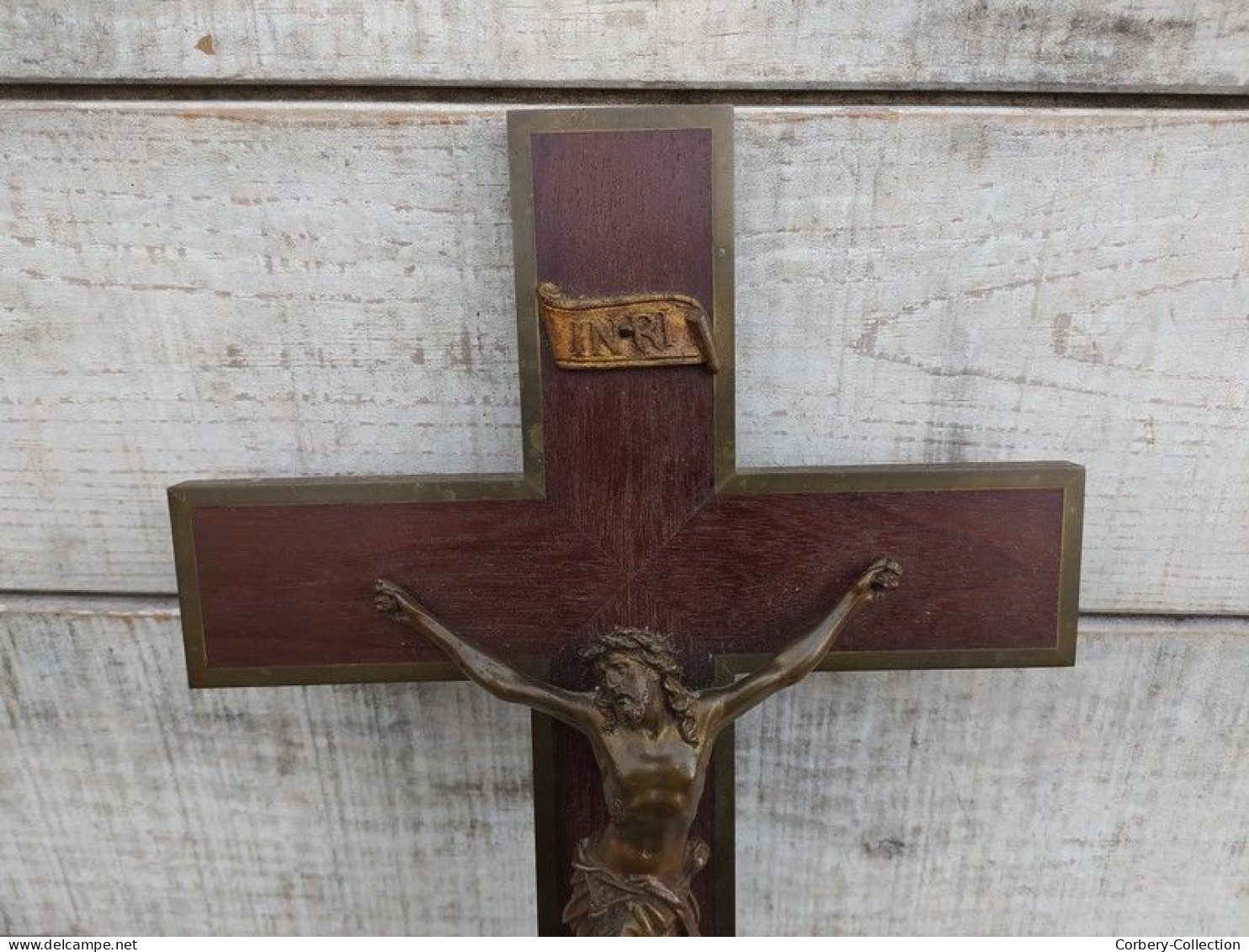 Grand Crucifix Acajou Christ Métal Patine Bronze Signé Hardy - Religiöse Kunst