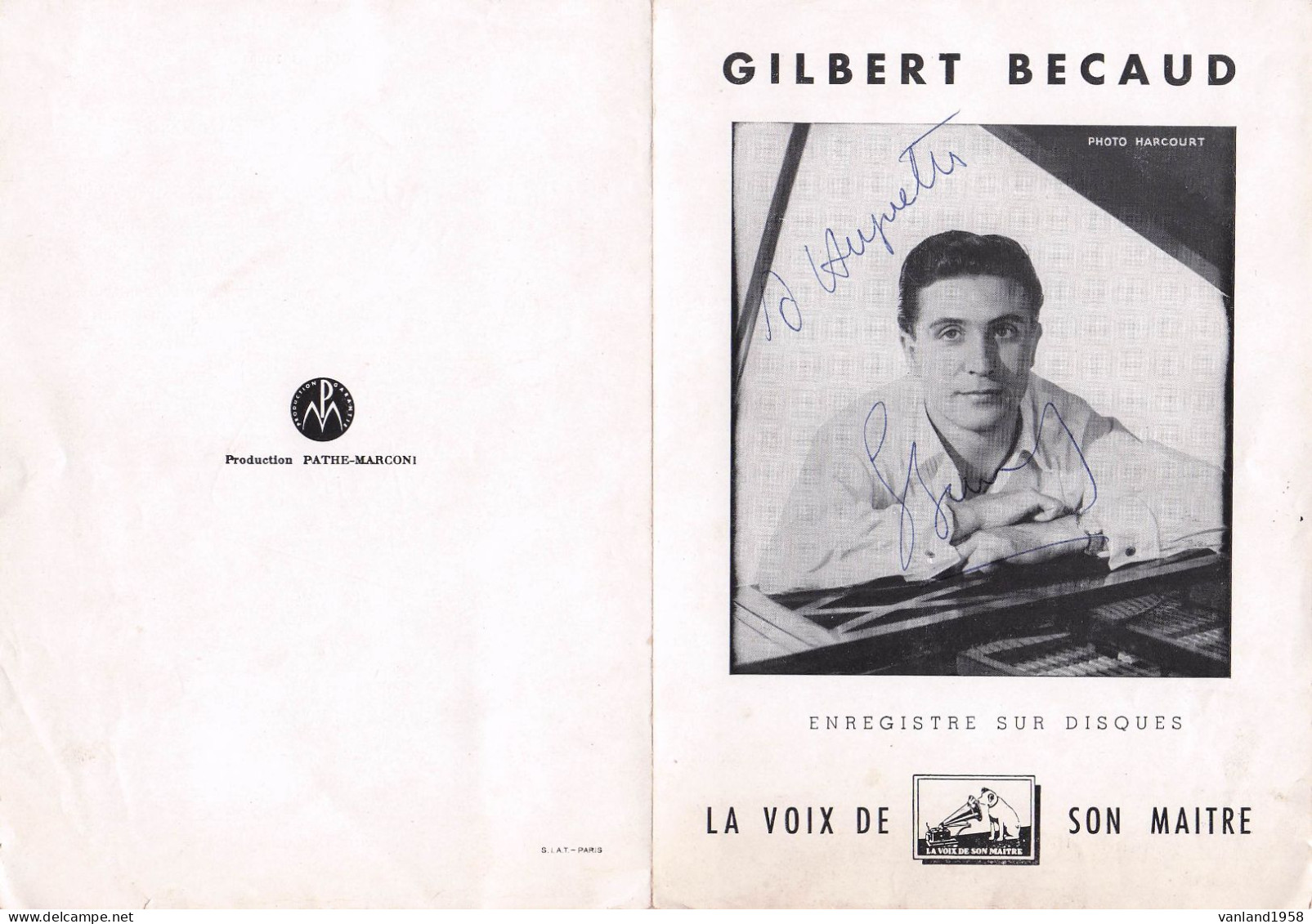 GILBERT BECAUD-autographe Sur Dépliant Pathé Marconi Format 13x 18 Cm - Singers & Musicians