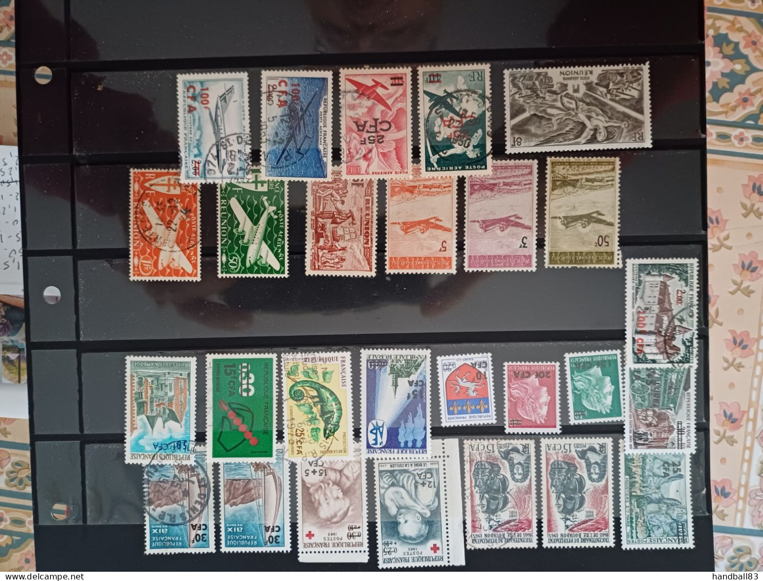 Réunion Lot De 90 Timbres - Blocks & Sheetlets