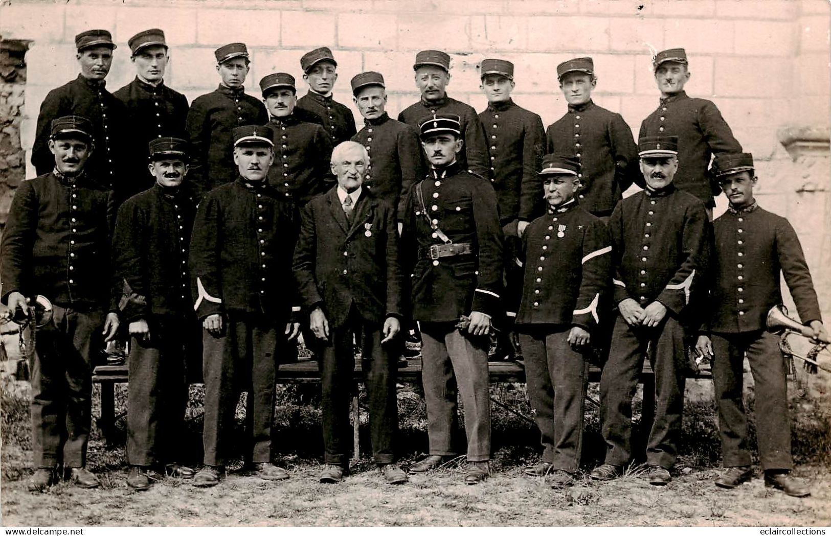 Beaufort En  Vallée   Ou Brion Ou Environs De:     49    Carte Photo. Pompiers Clairon A Localiser         (voir Scan) - Autres & Non Classés