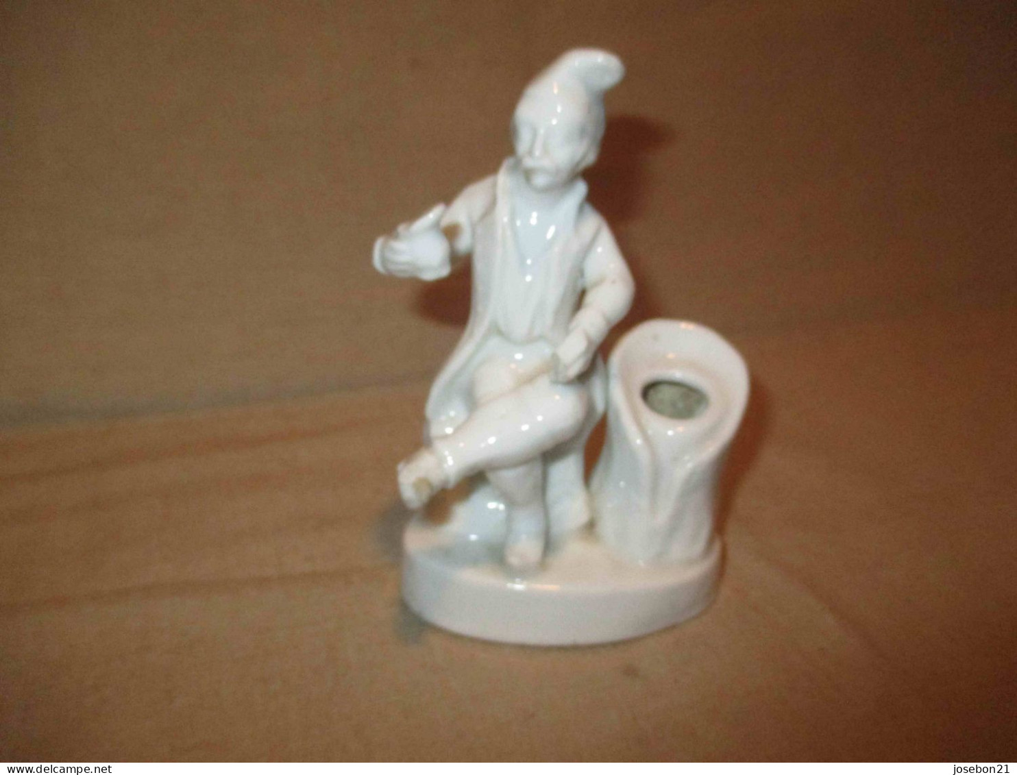 Ancien Encrier En Porcelaine De Vieux Paris Homme Assis XIX ème - Andere & Zonder Classificatie