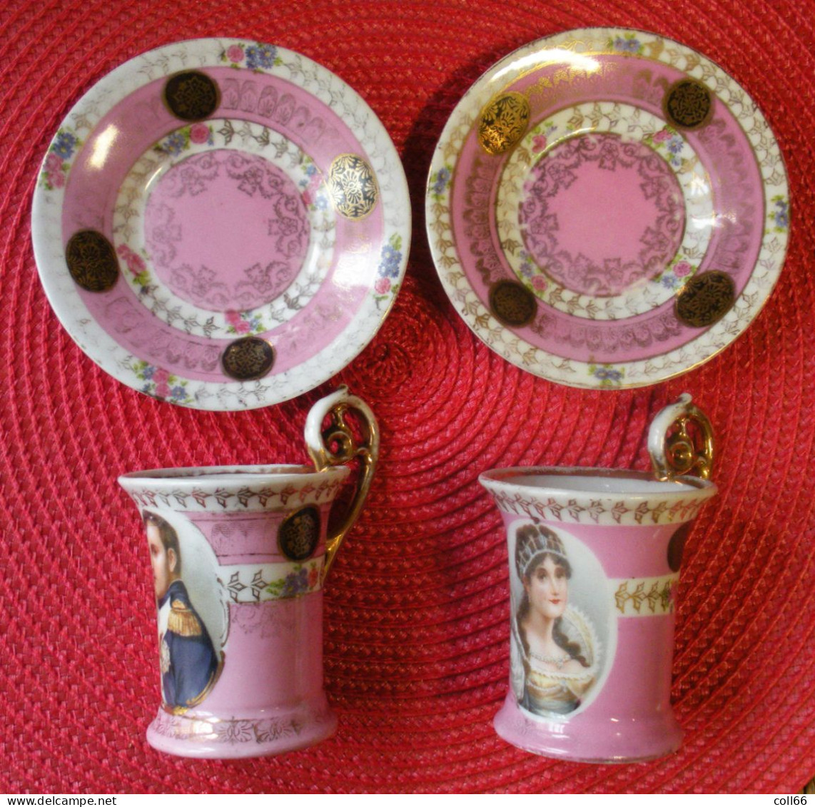 2 Anciennes Tasses En Porcelaine Et Sous Tasses Empereur Napoléon Bonaparte 1er & Joséphine Couronne Rouge & N Dessous - Other & Unclassified