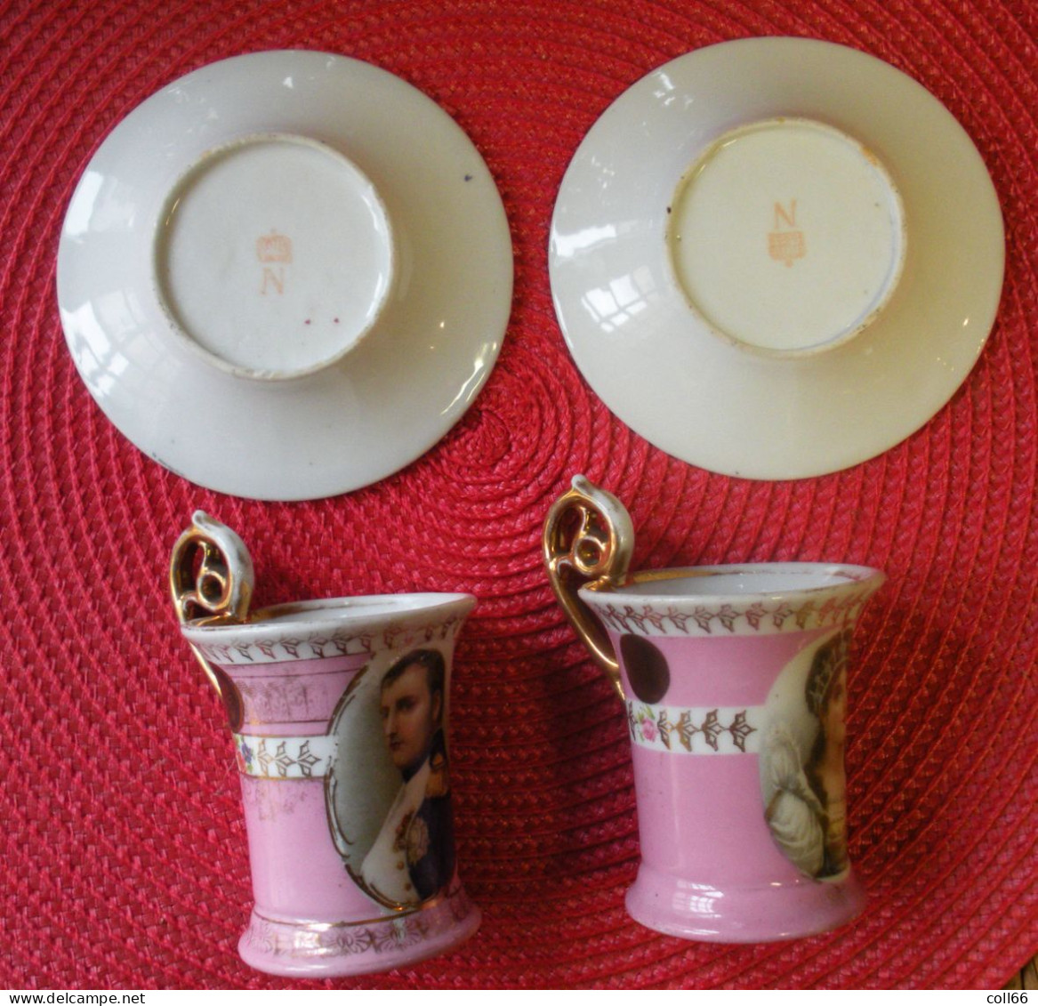 2 Anciennes Tasses En Porcelaine Et Sous Tasses Empereur Napoléon Bonaparte 1er & Joséphine Couronne Rouge & N Dessous - Other & Unclassified