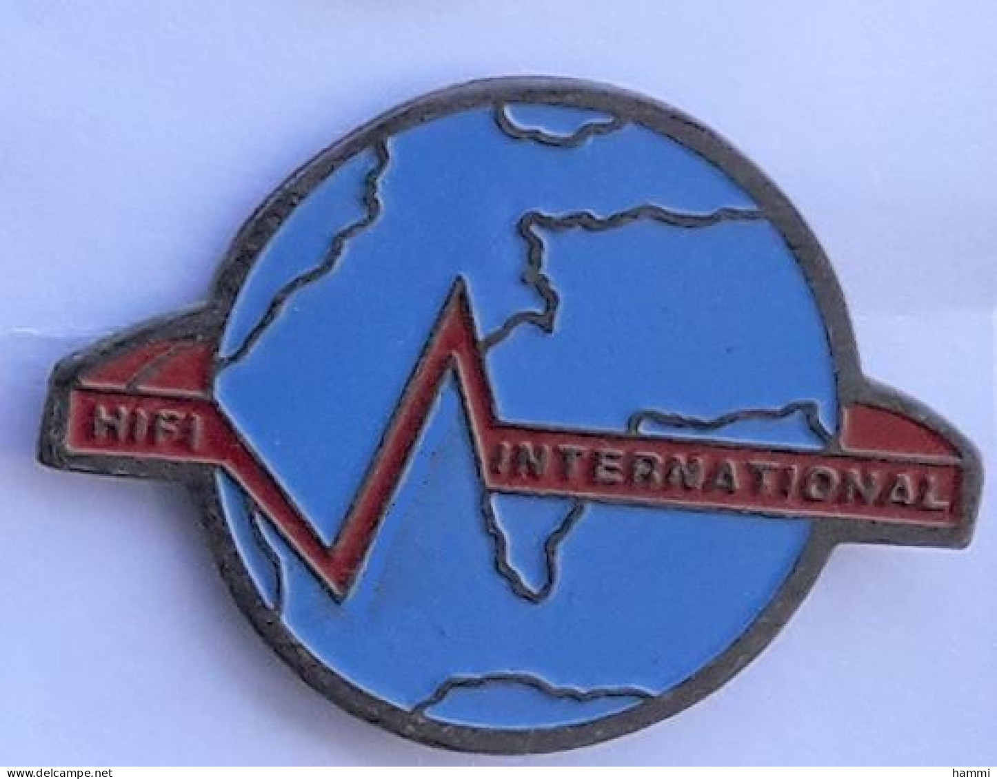 C199 Pin's INFORMATIQUE HIFI INTERNATIONAL MAPPE MONDE WORLD Achat Immédiat - Informatik