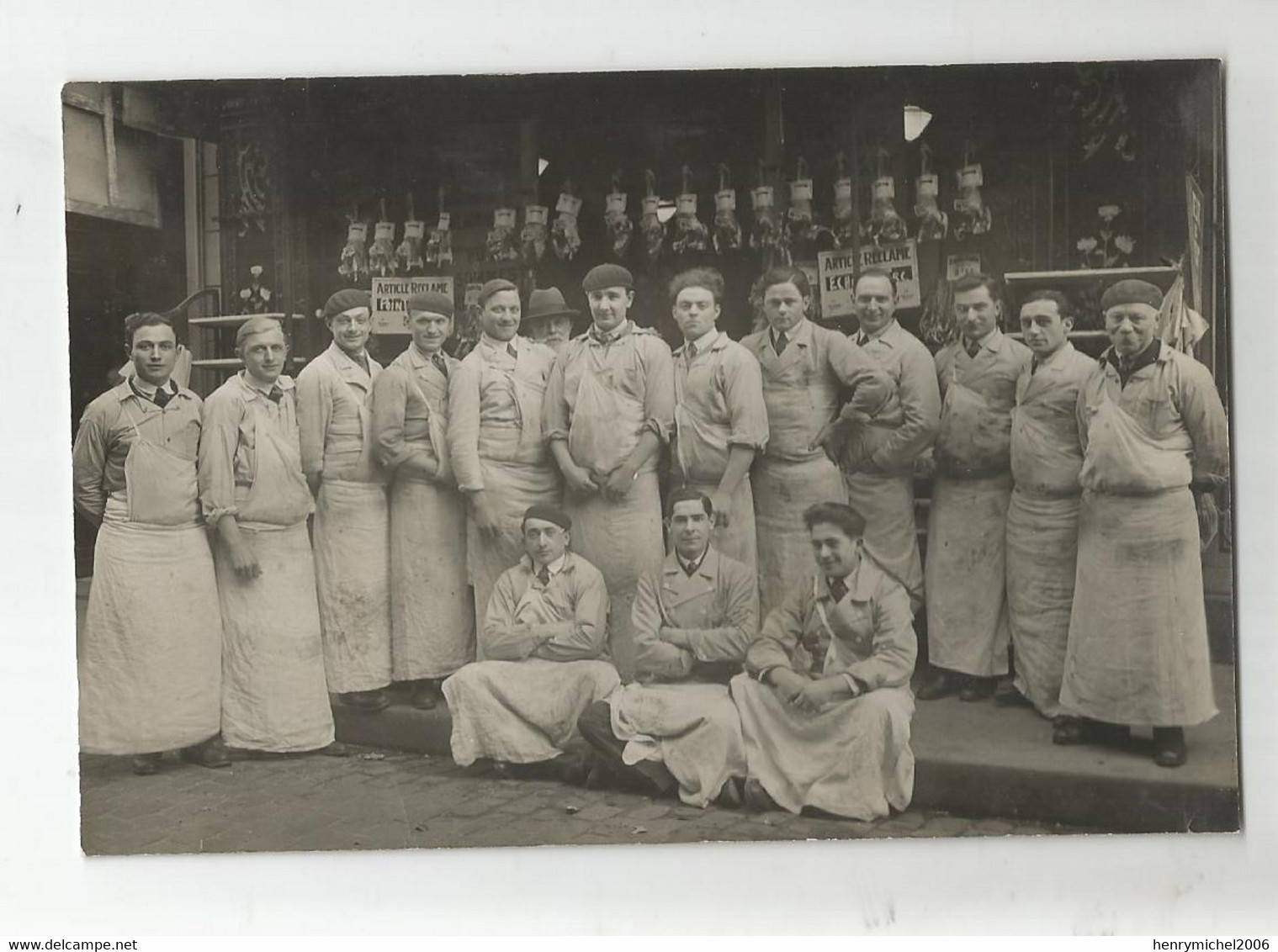 Paris 1932 Garçons Bouchers Métier Devant Devanture Boucherie Carte Photo Boucher Nommé - Shops