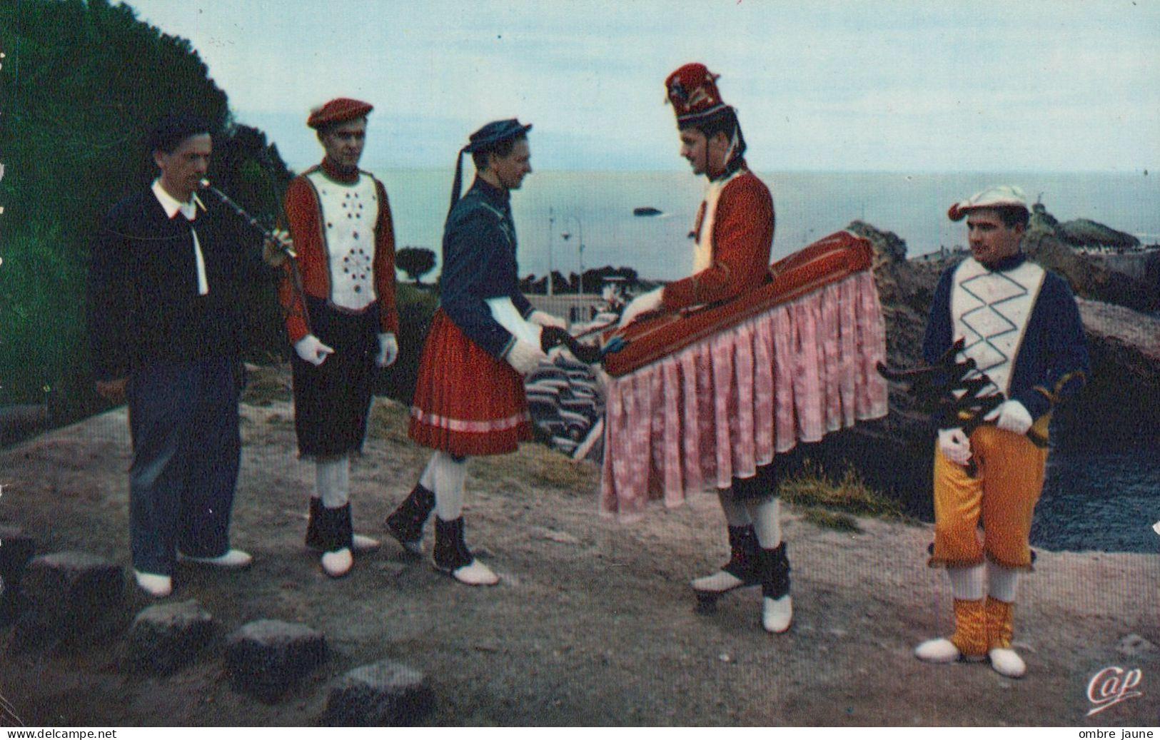 TI - Lot de 9 cartes - différentes folkore Basque - musique , danse , pelote ,