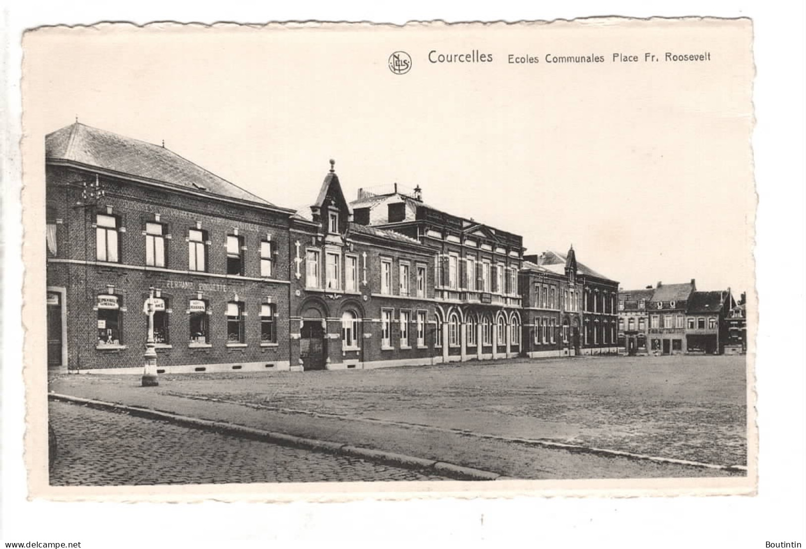 Courcelles - Ecoles Communales Place Fr. Roosevelt - Courcelles