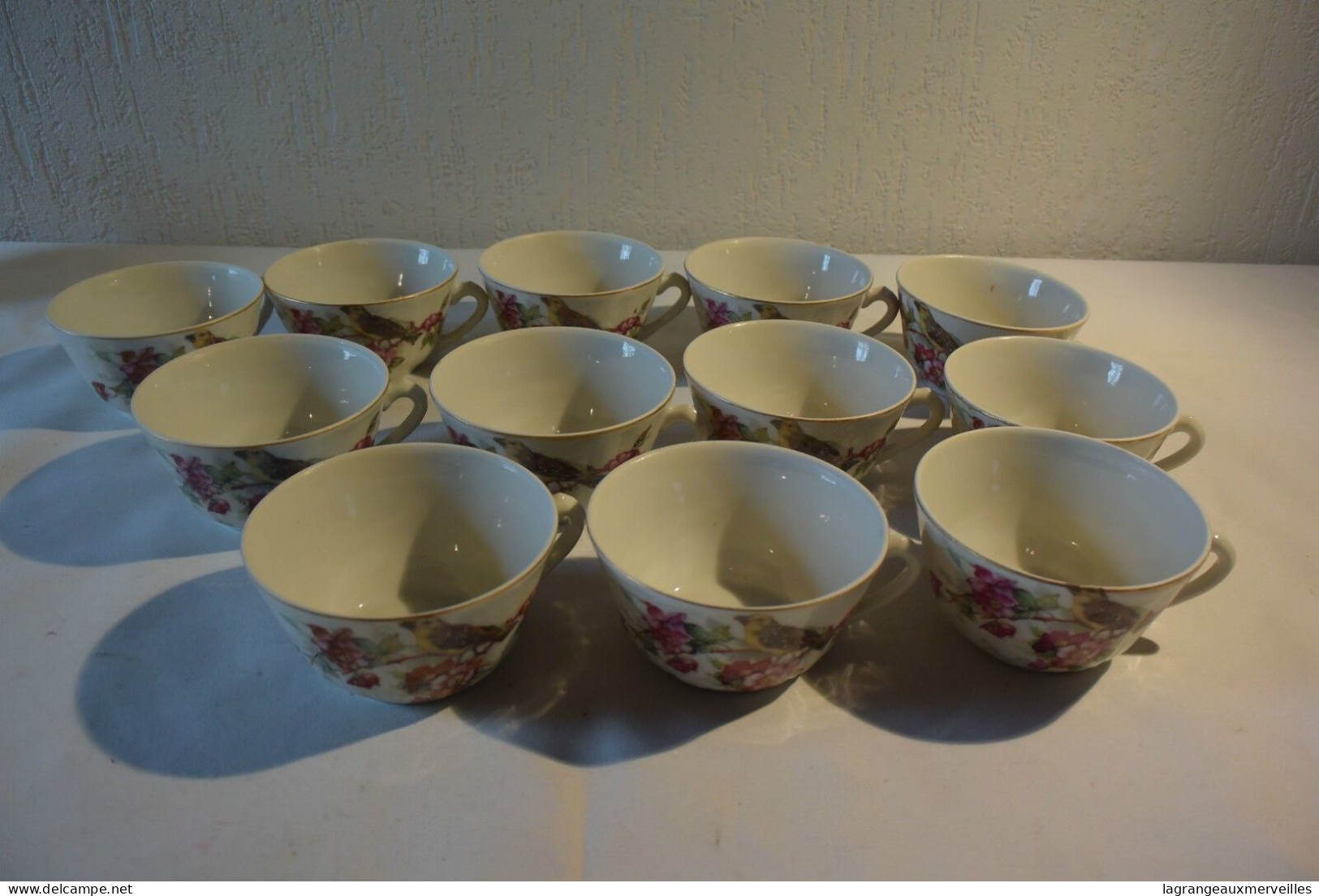 C23 Ensemble De 12 Tasses Décors D'oiseaux Fait Main - Cups