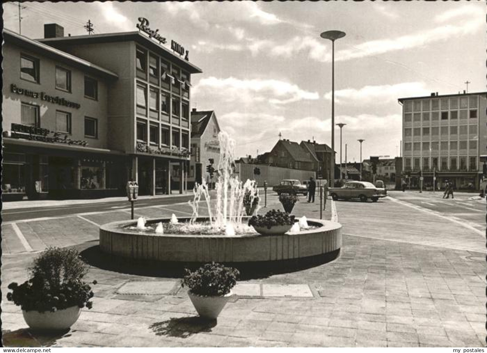 41286068 Ruesselsheim Main Friedensplatz  Ruesselsheim Main - Rüsselsheim