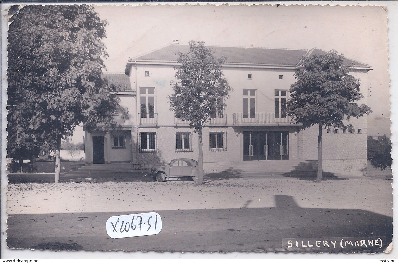 SILLERY- UNE 2 CV CITROEN - Sillery