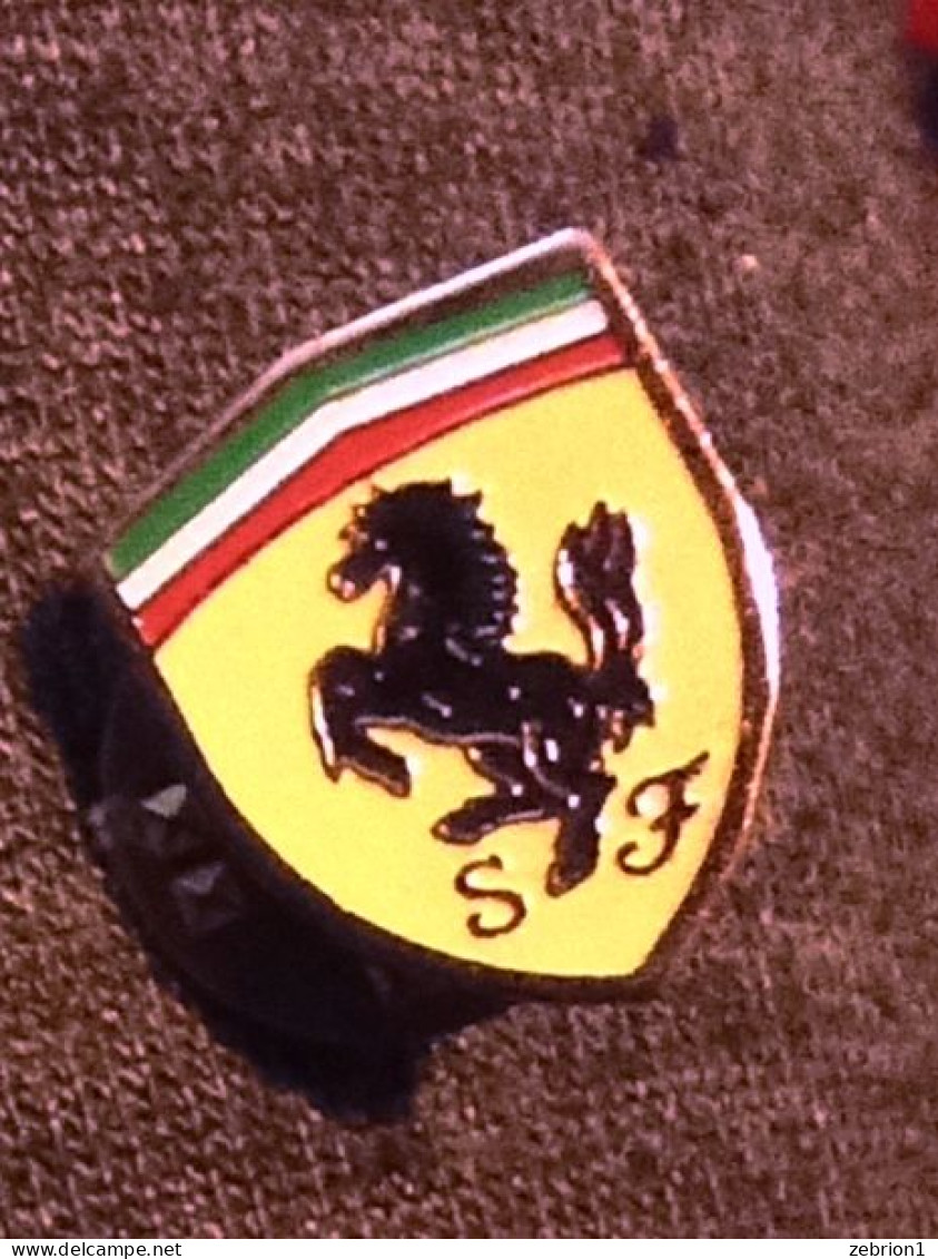 Pin's Pin Logo Ferrari , Tige Décentrée - Car Racing - F1