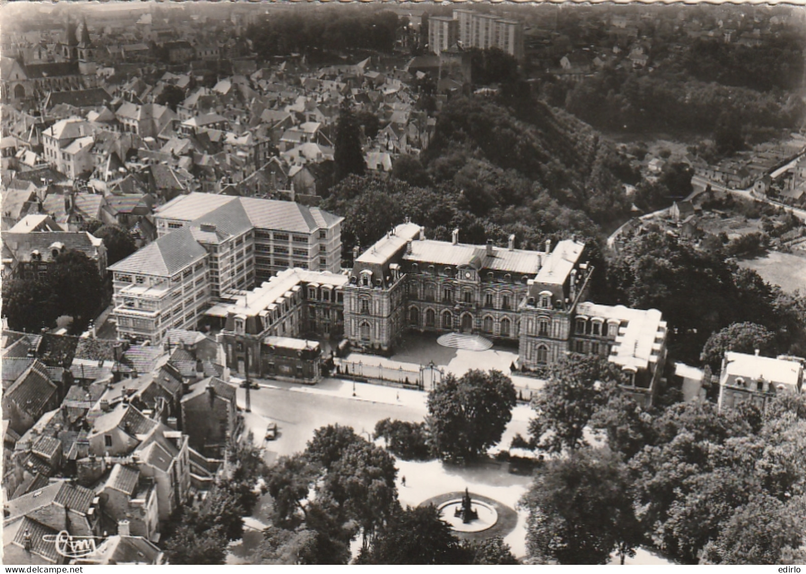 *** 52  ***  CLERMONT Préfecture Et Cité Administrative  Vue Aérienne Neuve TTBE  - Clefmont