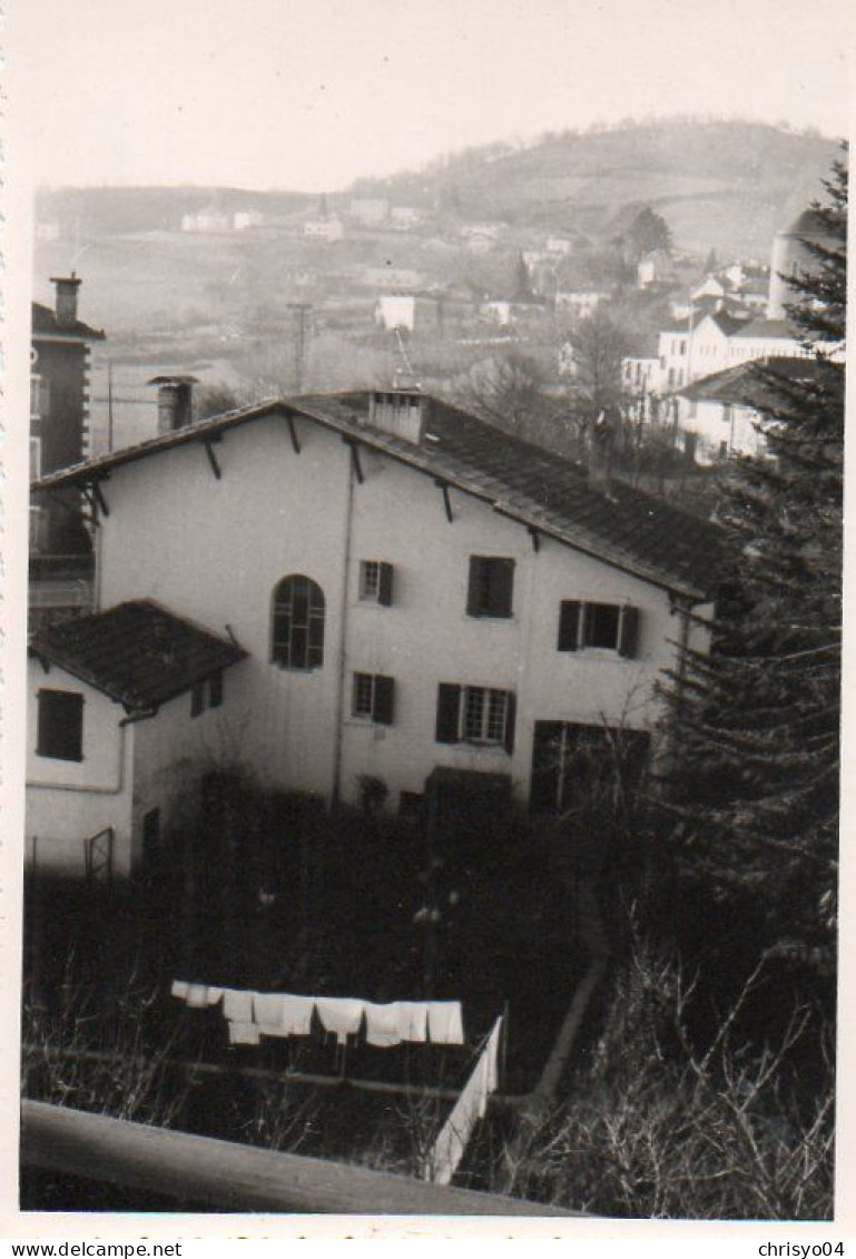 4V1X  Photo N°1 Espagne San Sébastian Grande Maison En Gros Plan Et Autres Au Fond - Guipúzcoa (San Sebastián)