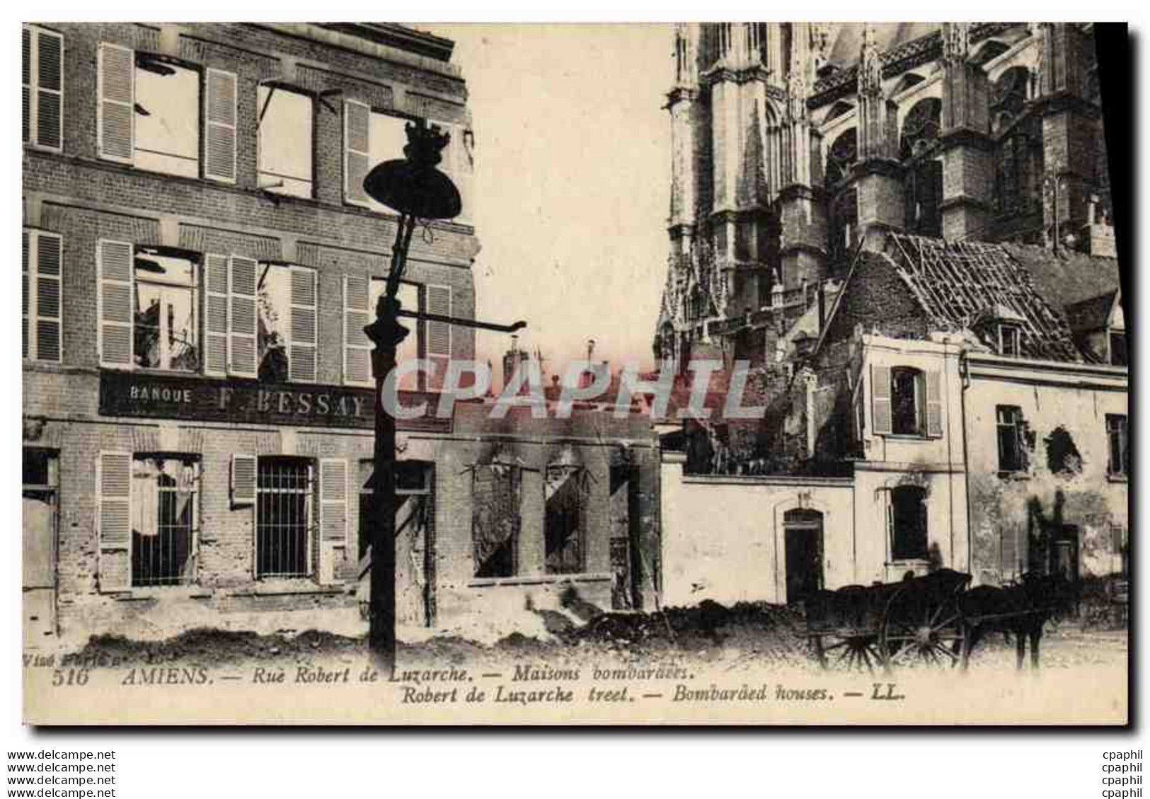 CPA Banque Amiens Rue Robert De Luzarche Maisons Bombardees Militaria - Banche