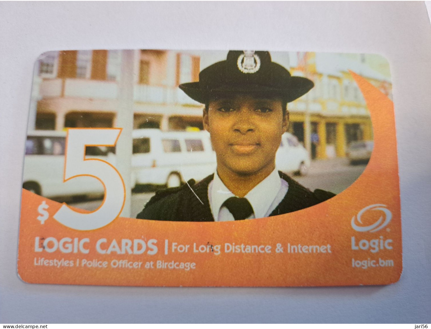 BERMUDA  $ 5,-  LOGIC/  POLICE LADY   IN BERMUDA / DATE 6 /2005 / 9797 EX   PREPAID CARD  Fine USED  **16192** - Bermude